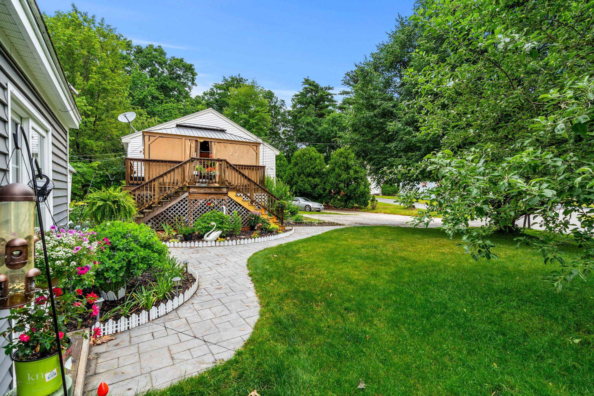 12l Rebecca Lane Property Photo 7