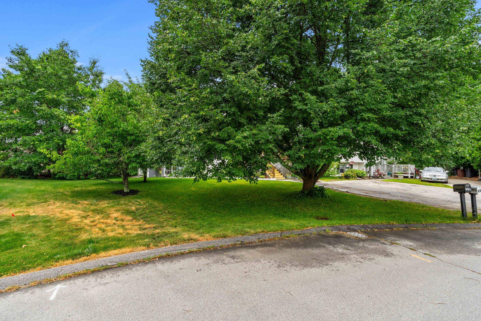12l Rebecca Lane Property Photo 32