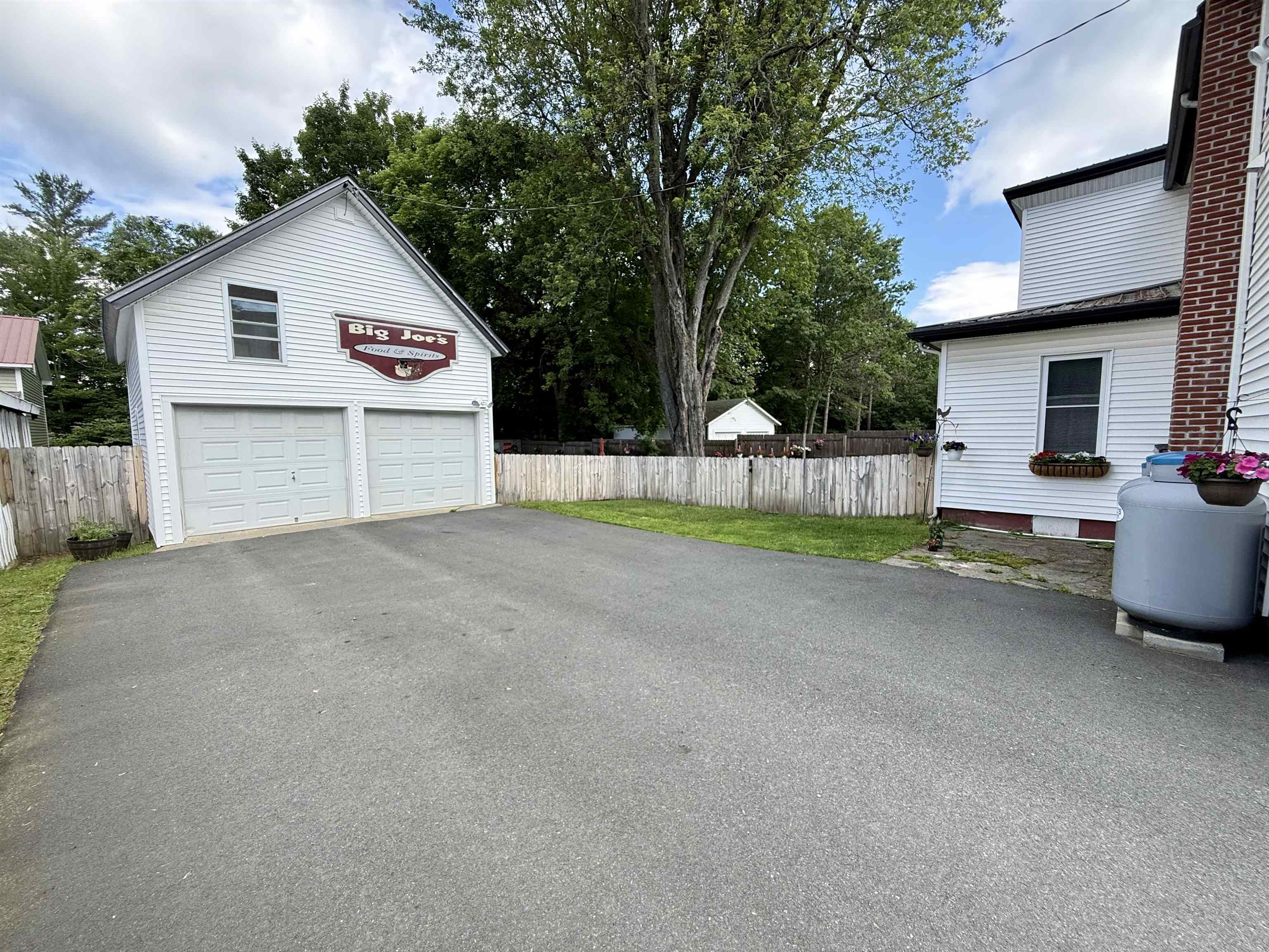 305 Union Street Property Photo 6