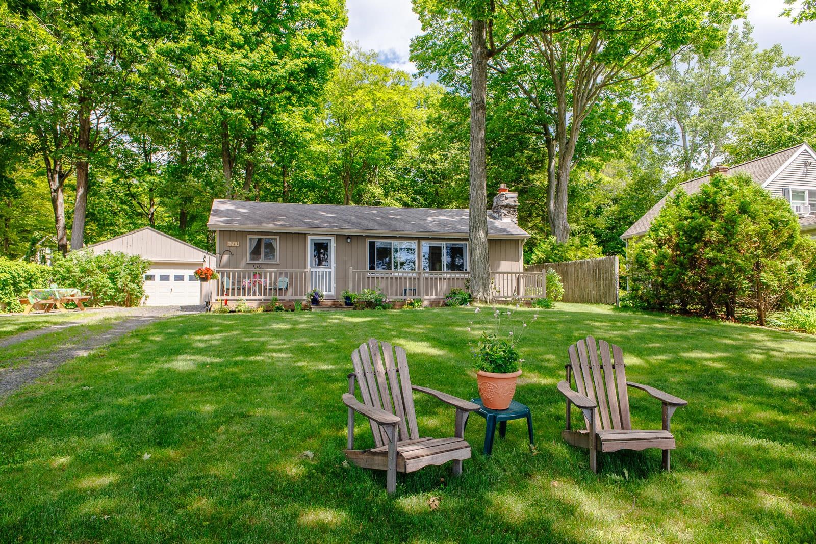 1741 South End Road Property Photo 1