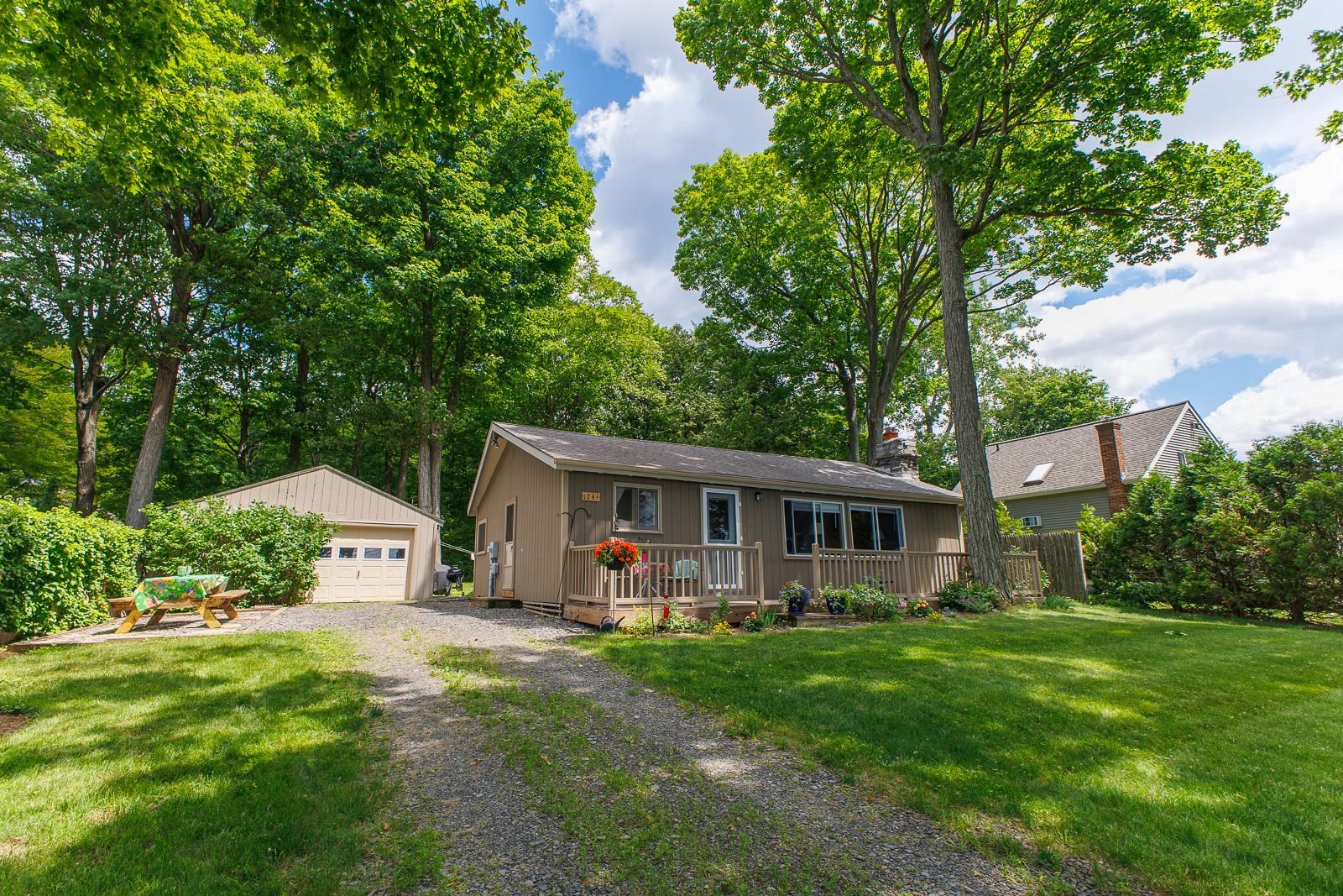 1741 South End Road Property Photo 10