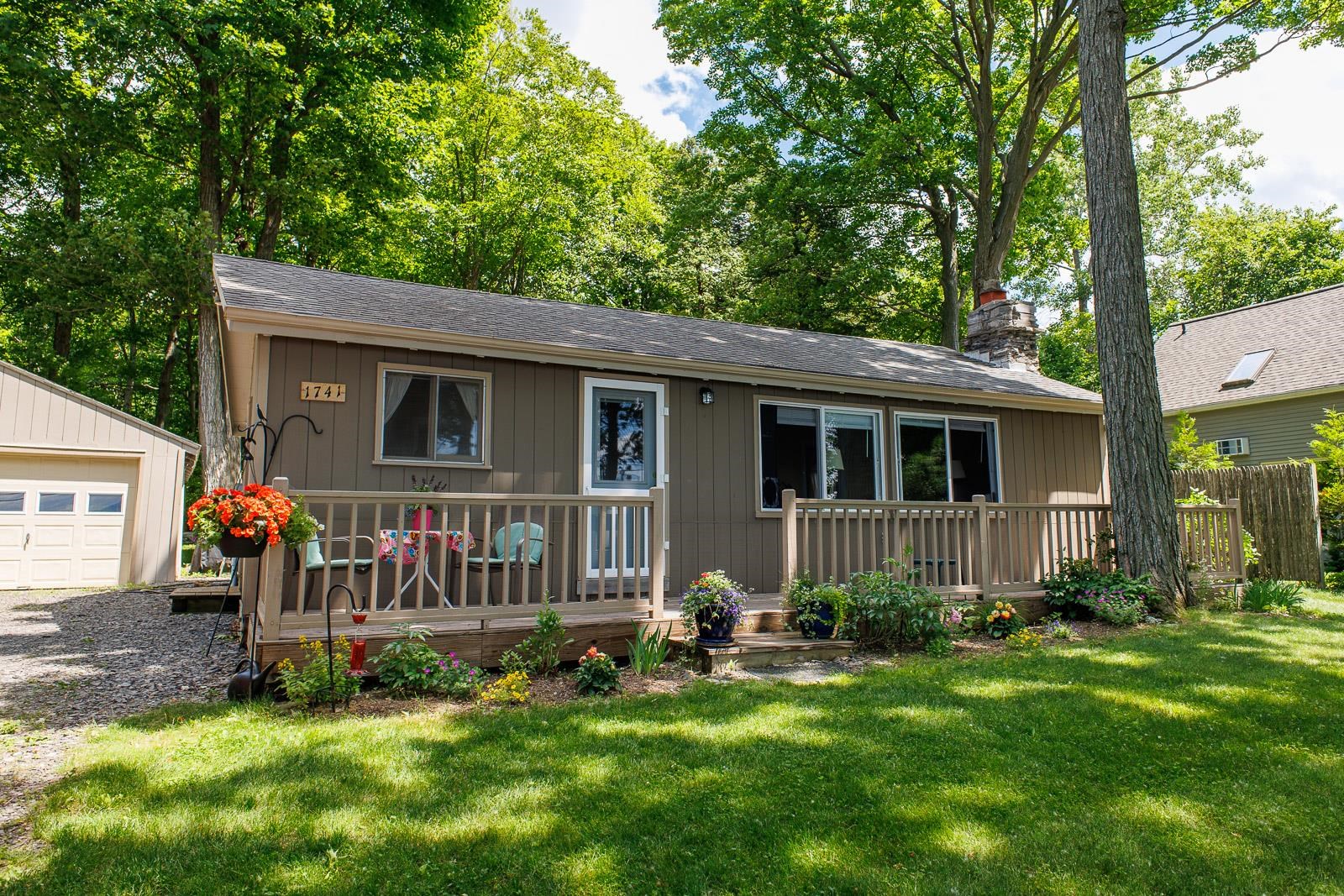 1741 South End Road Property Photo 12