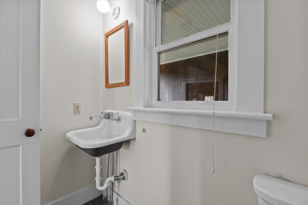 243 Lyle Mckee Road Property Photo 10