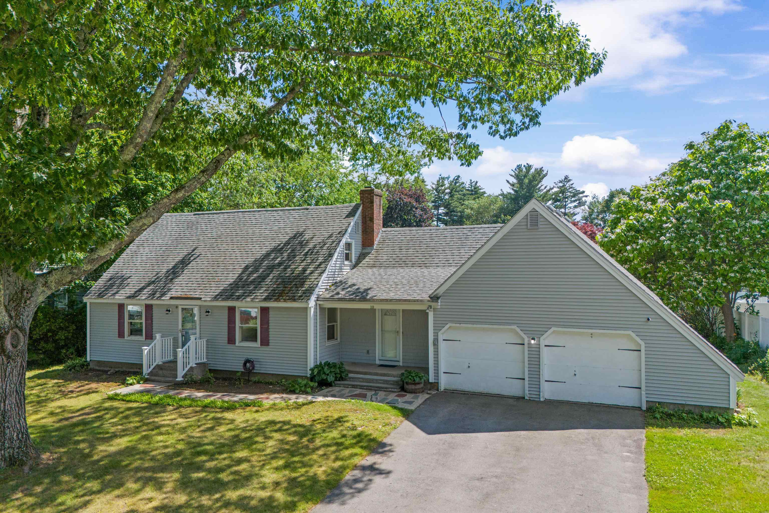 10 Colonial Circle Property Photo 1