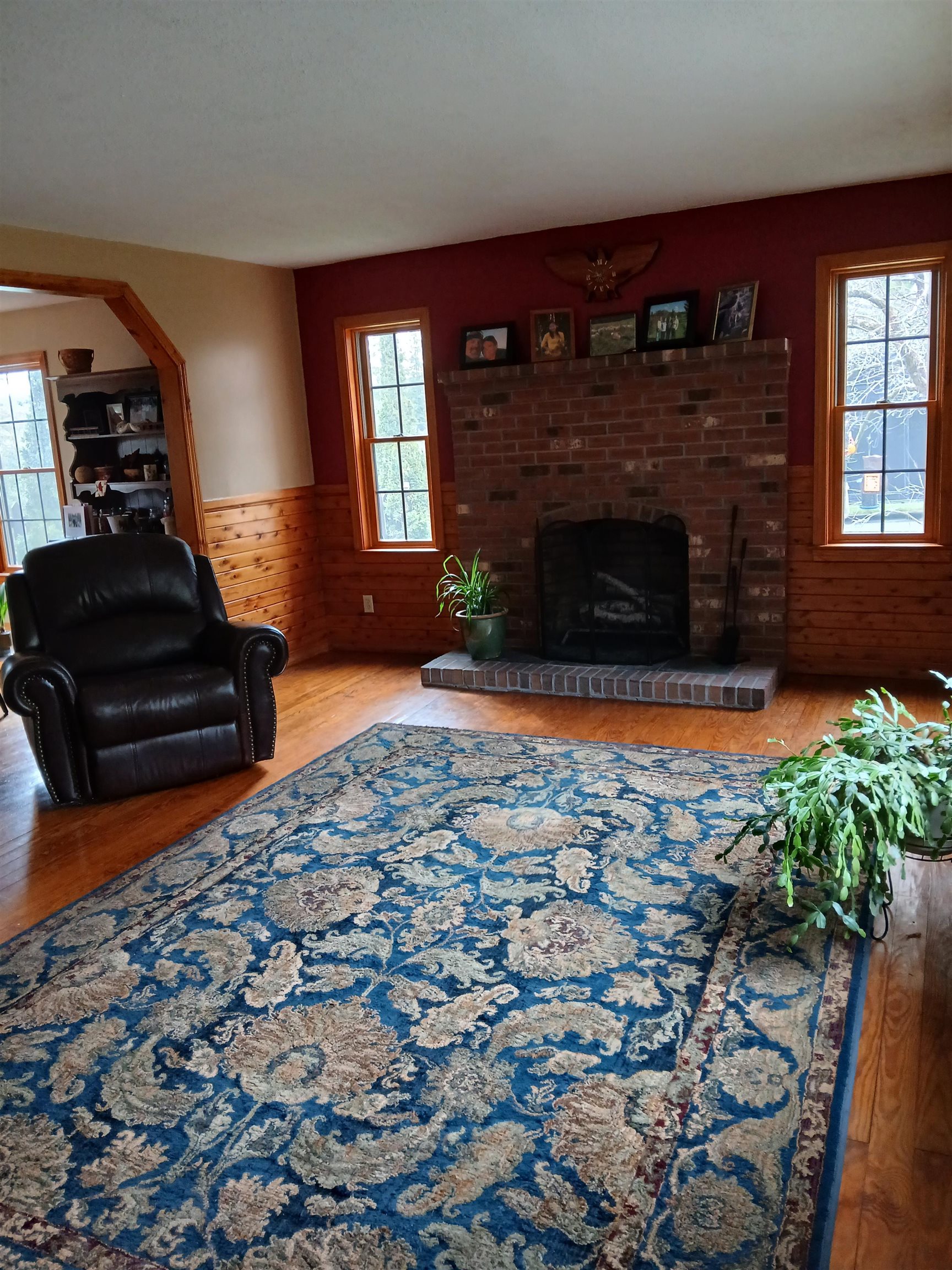1851 Valley Road Property Photo 4