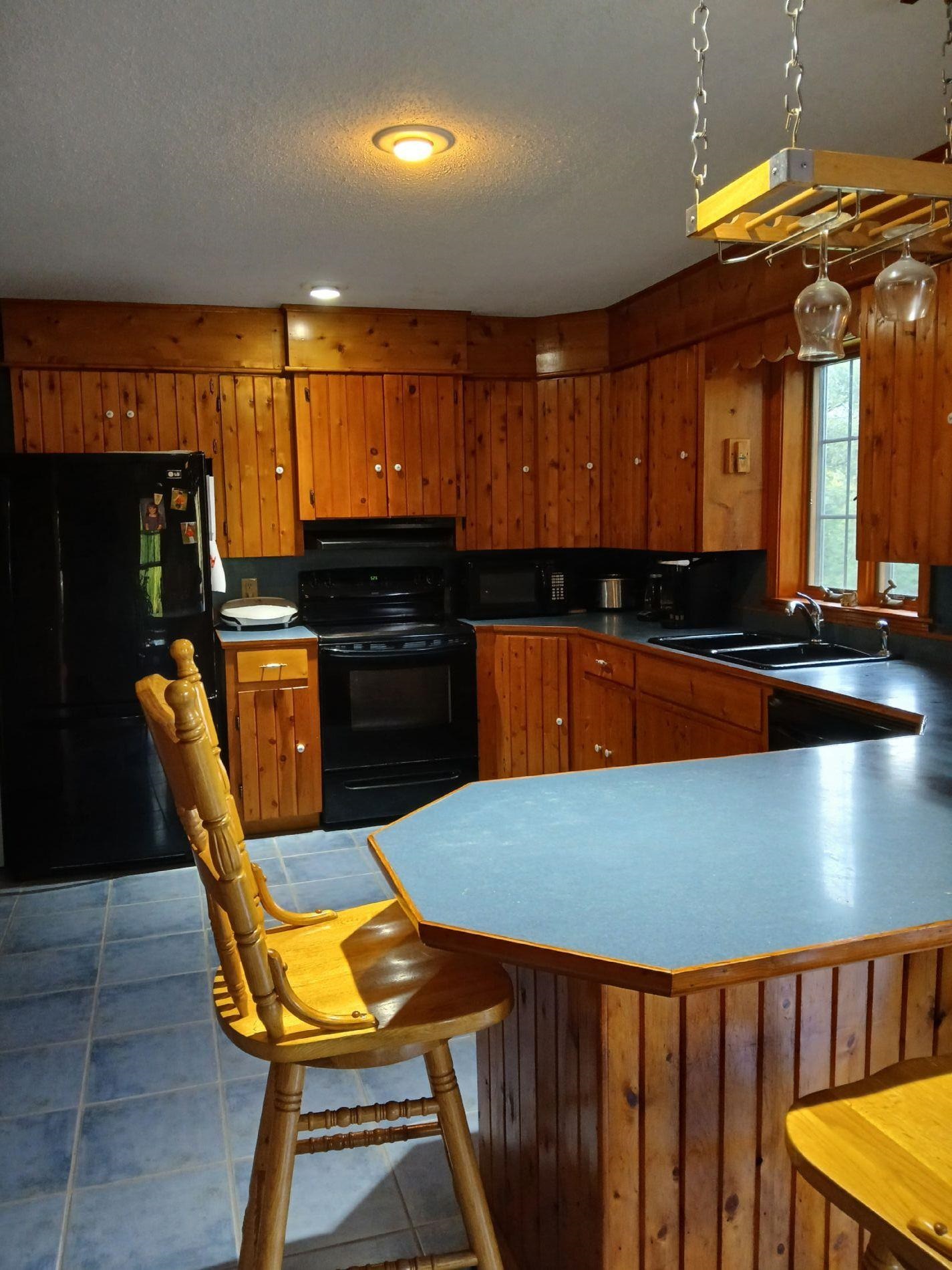 1851 Valley Road Property Photo 9