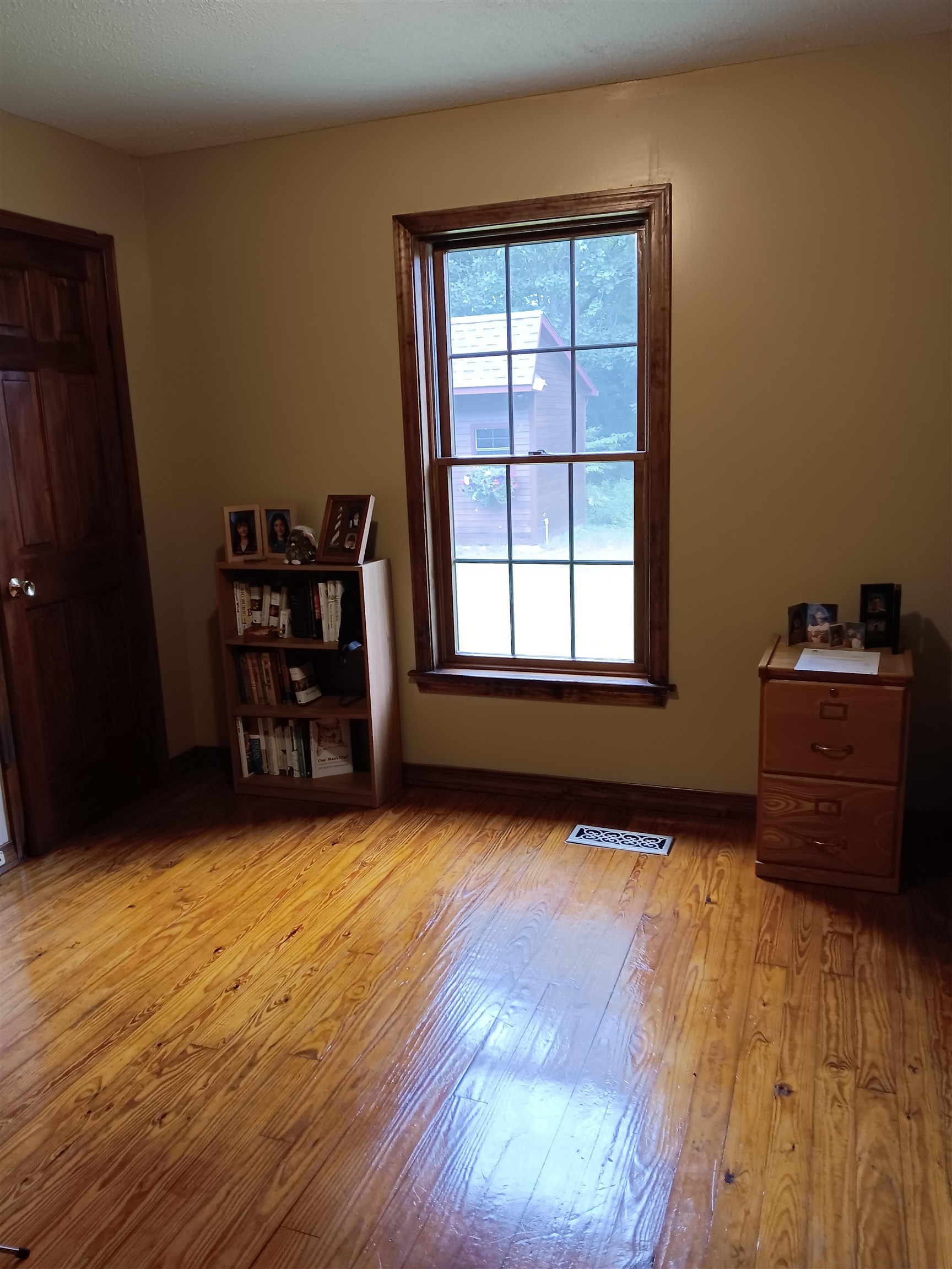 1851 Valley Road Property Photo 17