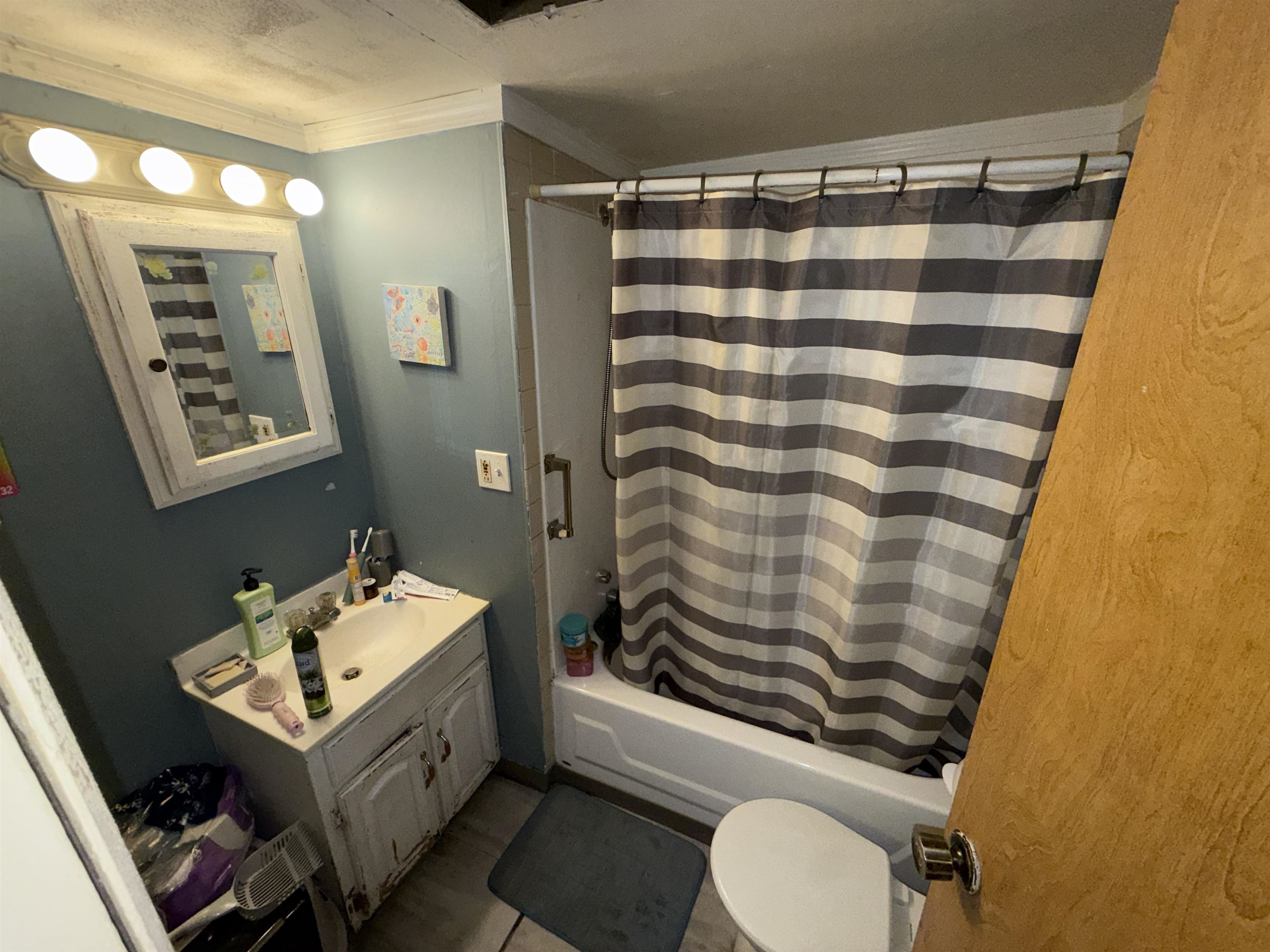 64 Avenue C Property Photo 15