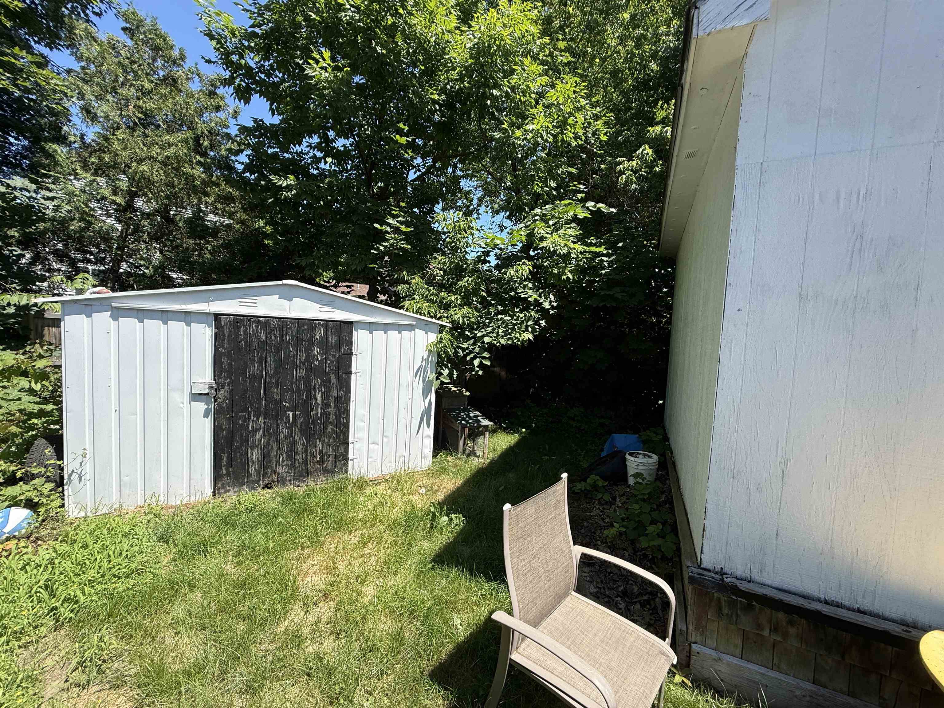 64 Avenue C Property Photo 17