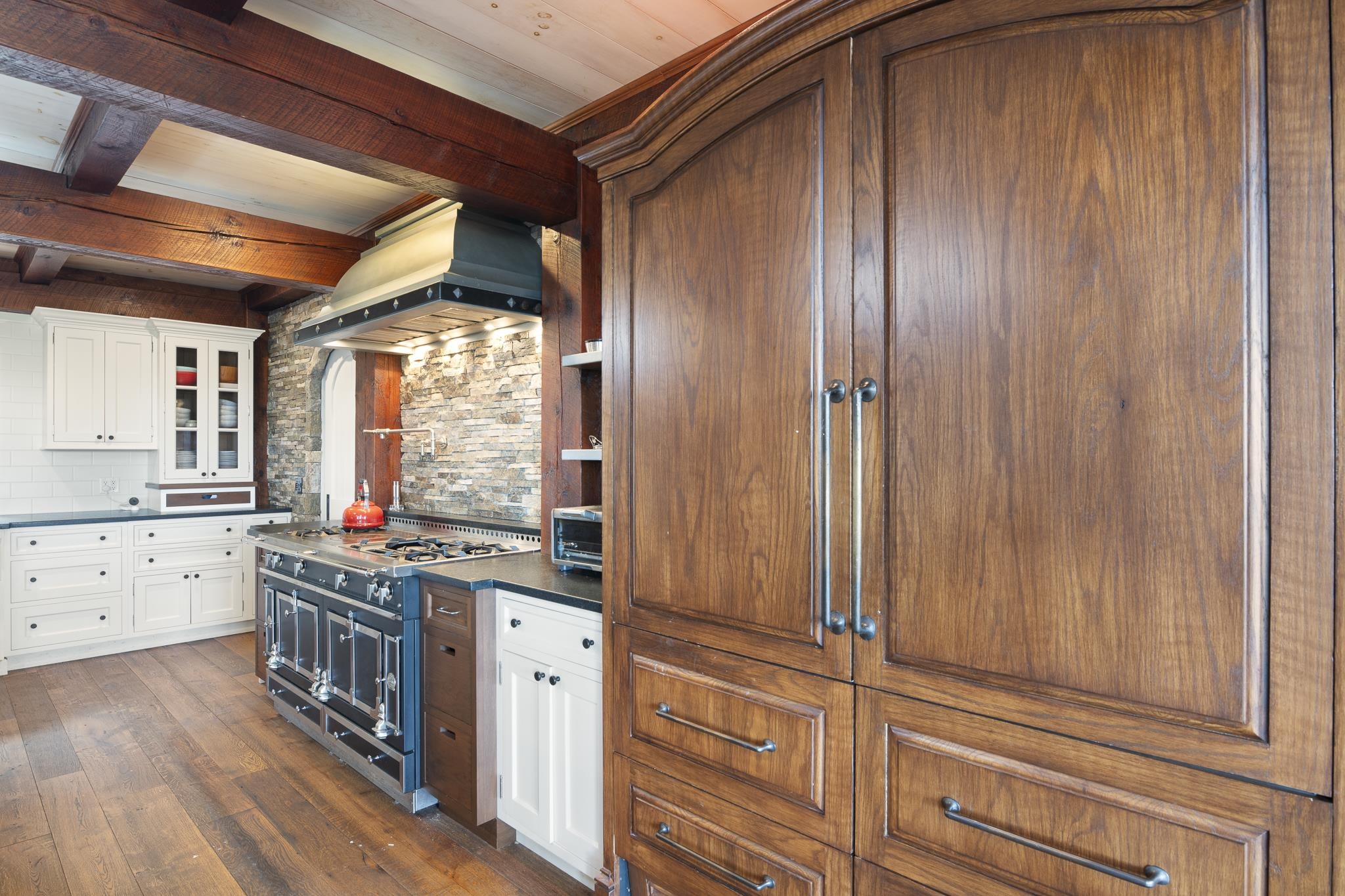 816 Black Bear Road Property Photo 8