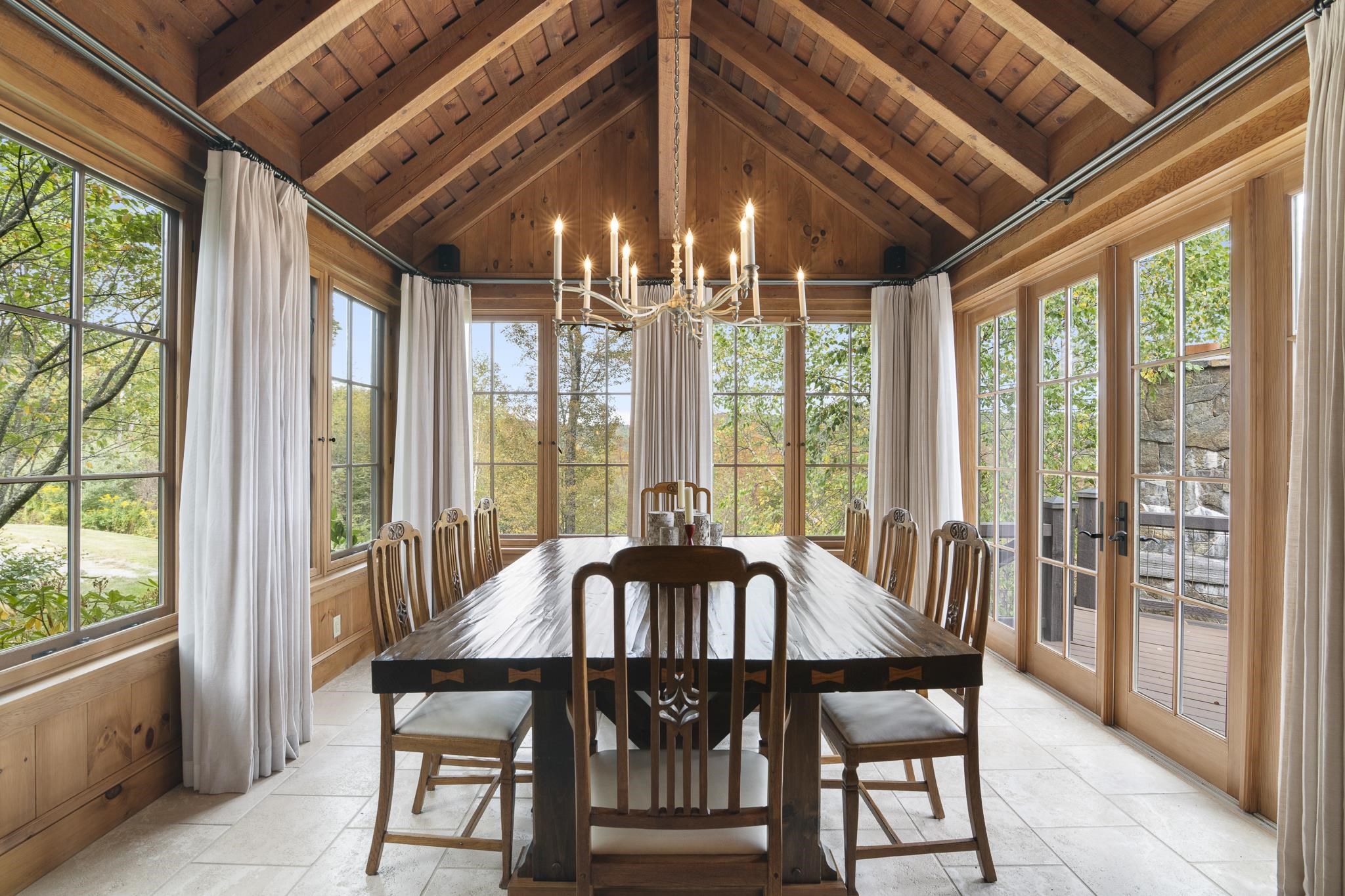 816 Black Bear Road Property Photo 14