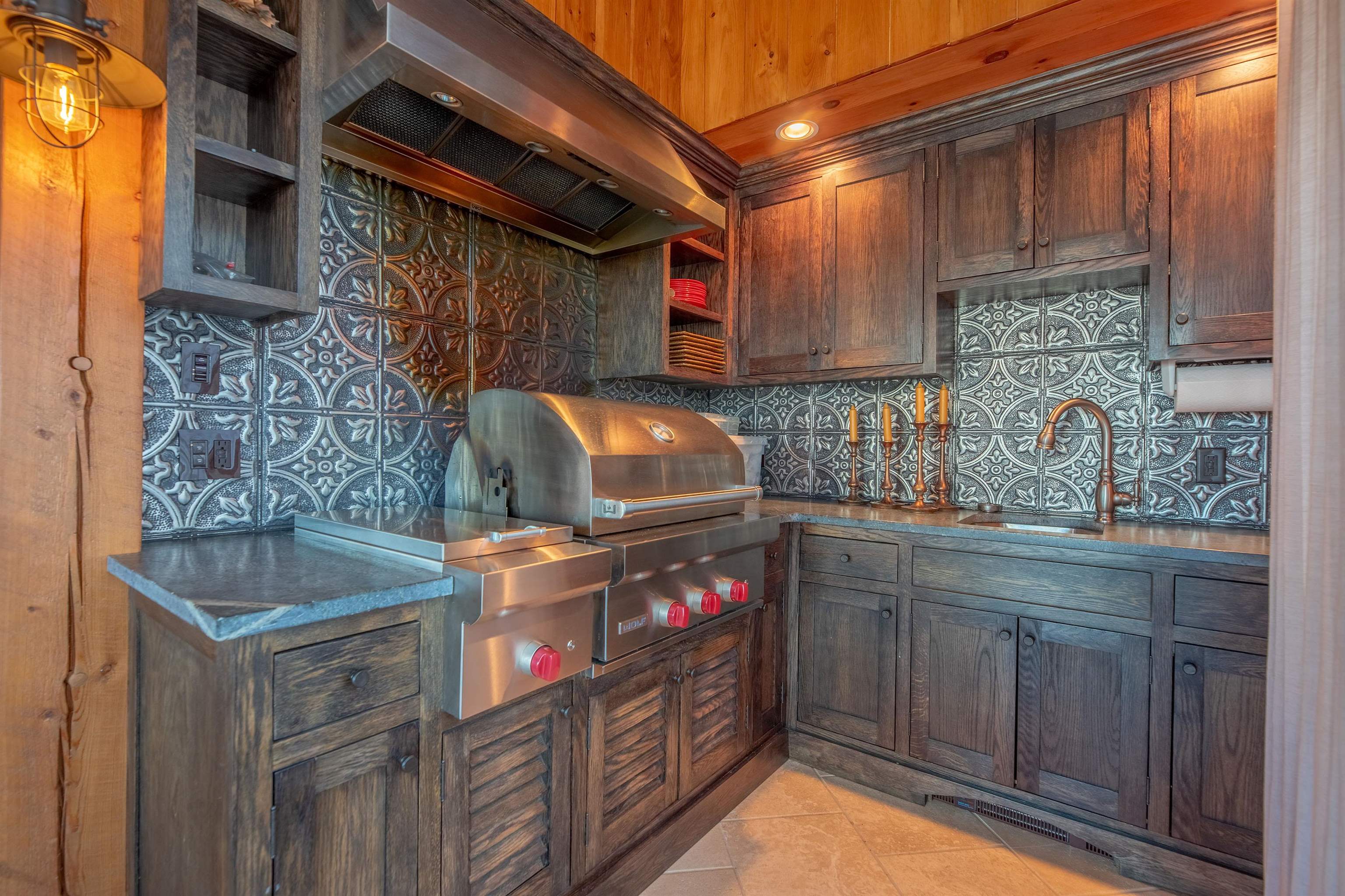 816 Black Bear Road Property Photo 15