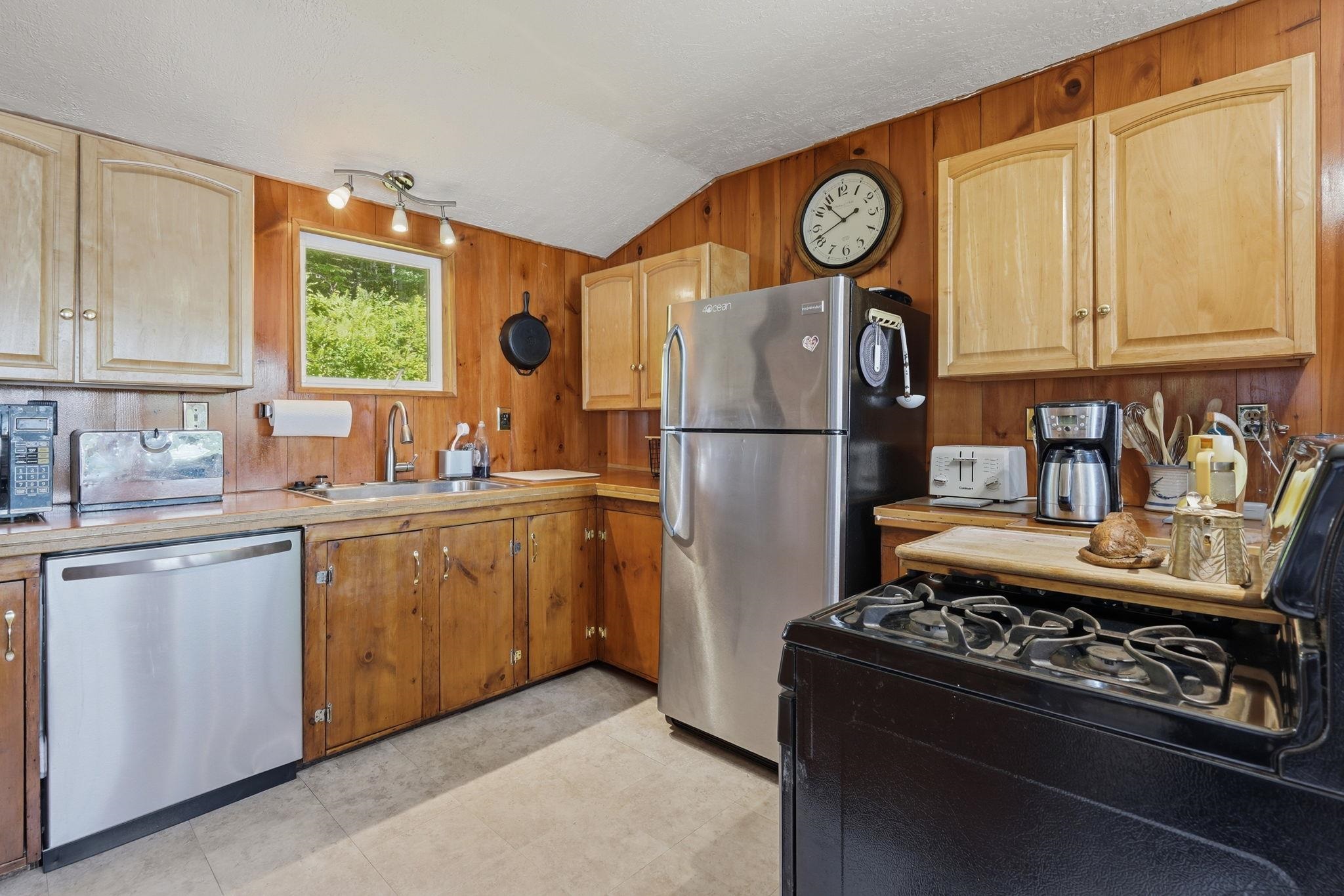 78 Colburn Lane Property Photo 14