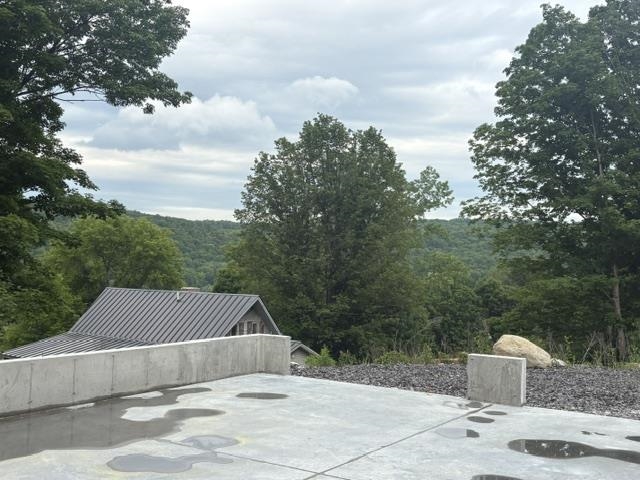 102 Skyline Drive Property Photo 2