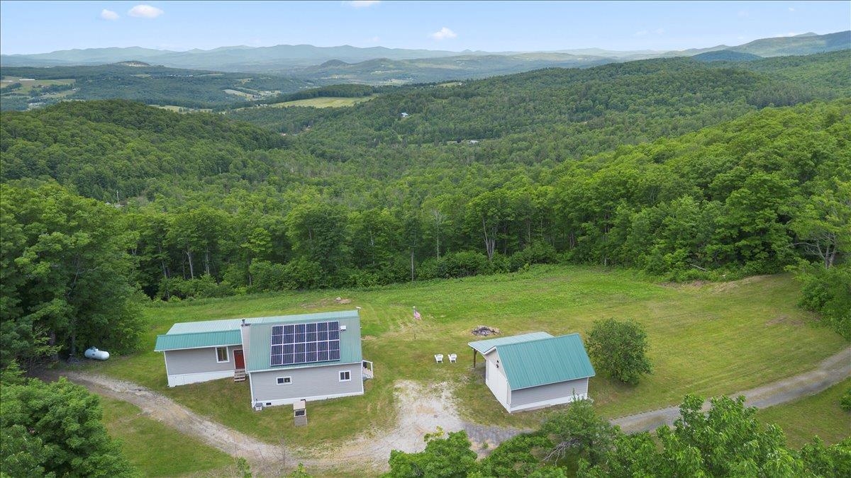 1822 Woodchuck Hollow Road Property Photo 2