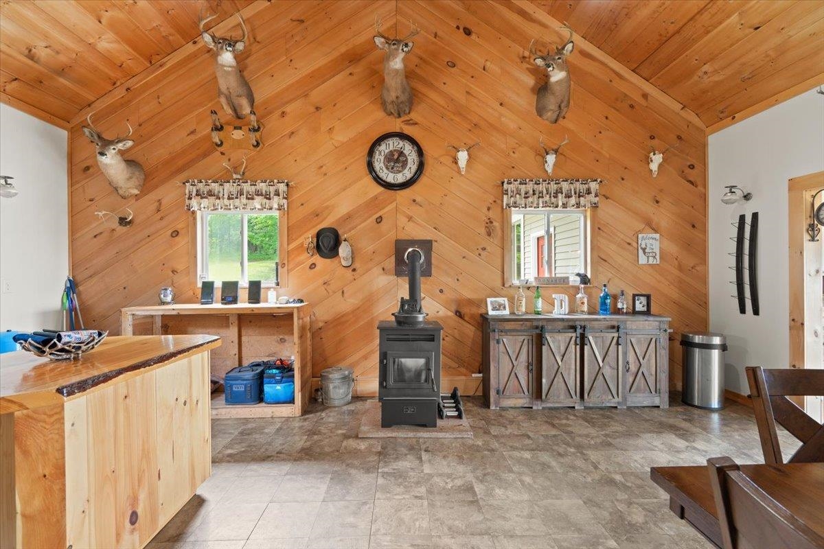 1822 Woodchuck Hollow Road Property Photo 9