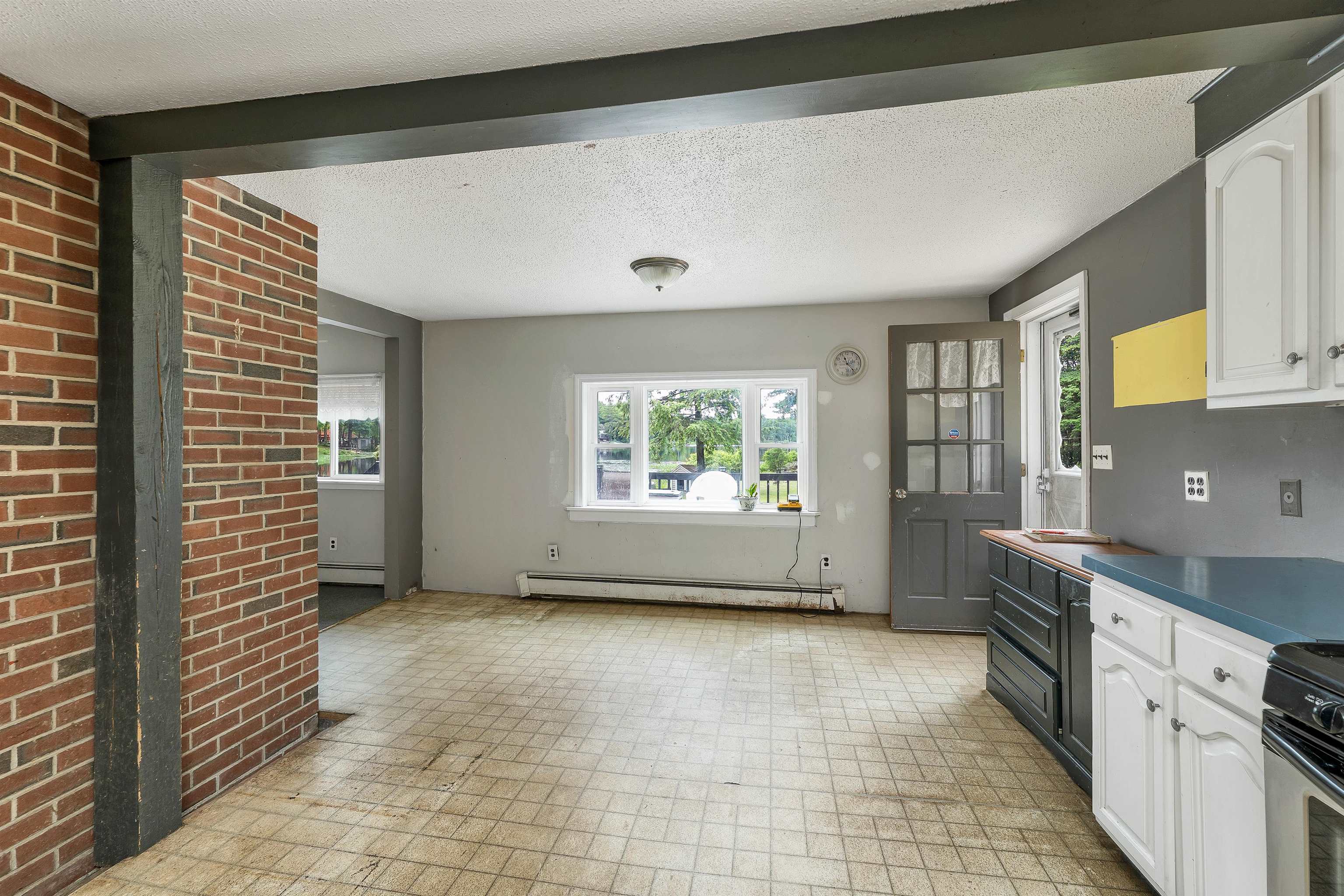 18 W Huntress Pond Road Property Photo 10