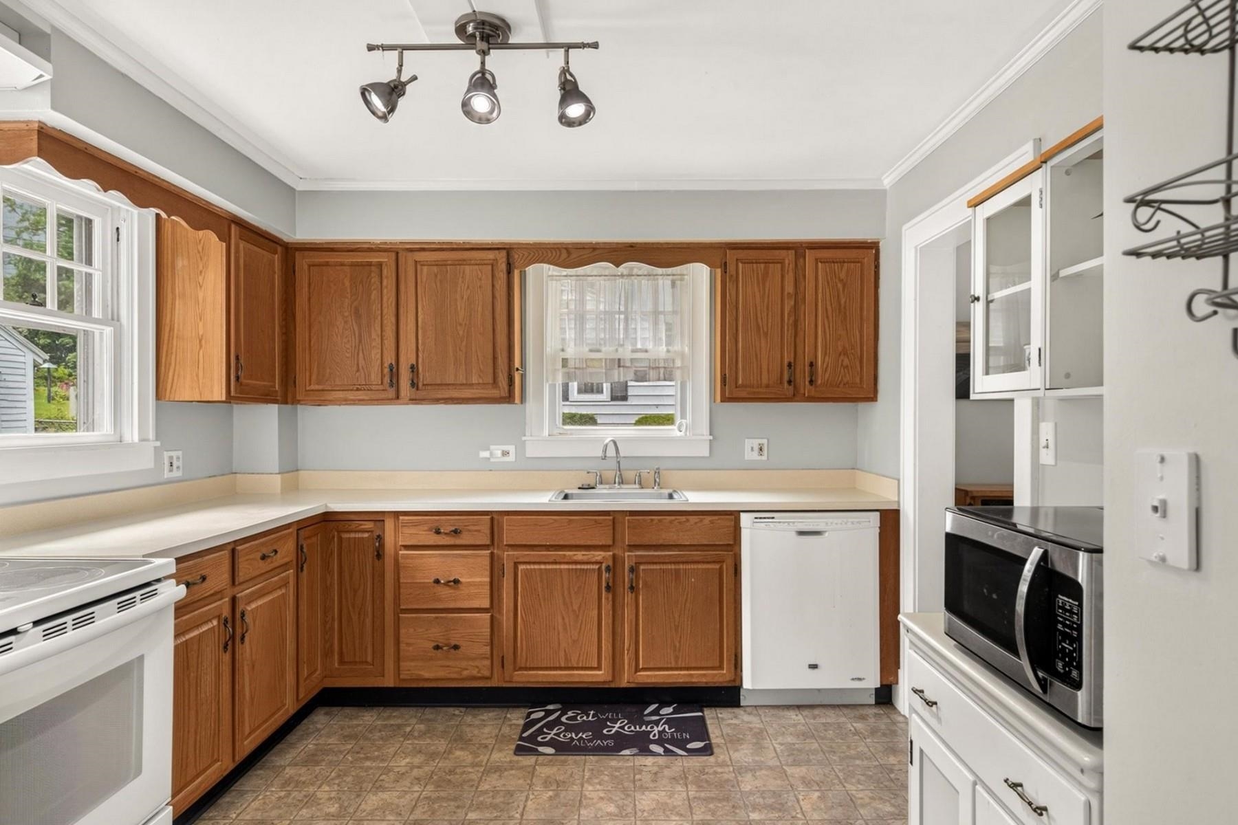 29 Howard Avenue Property Photo 5
