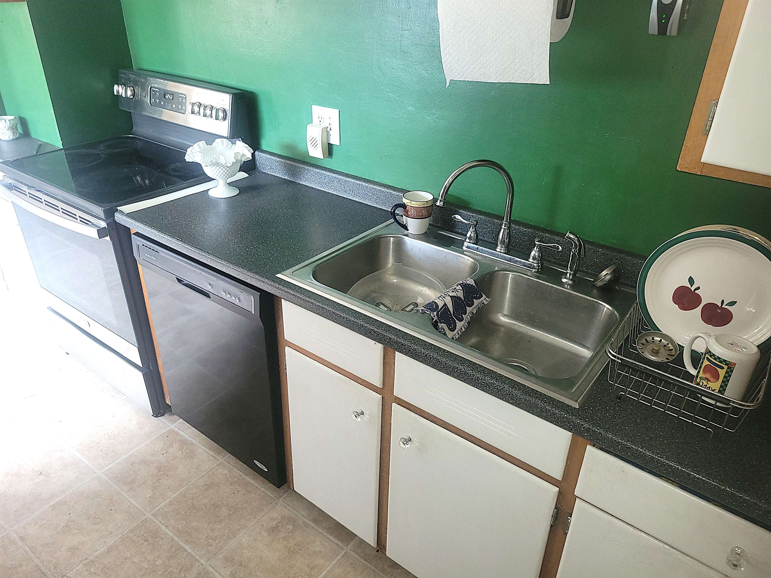 402 Hillside Avenue Property Photo 12