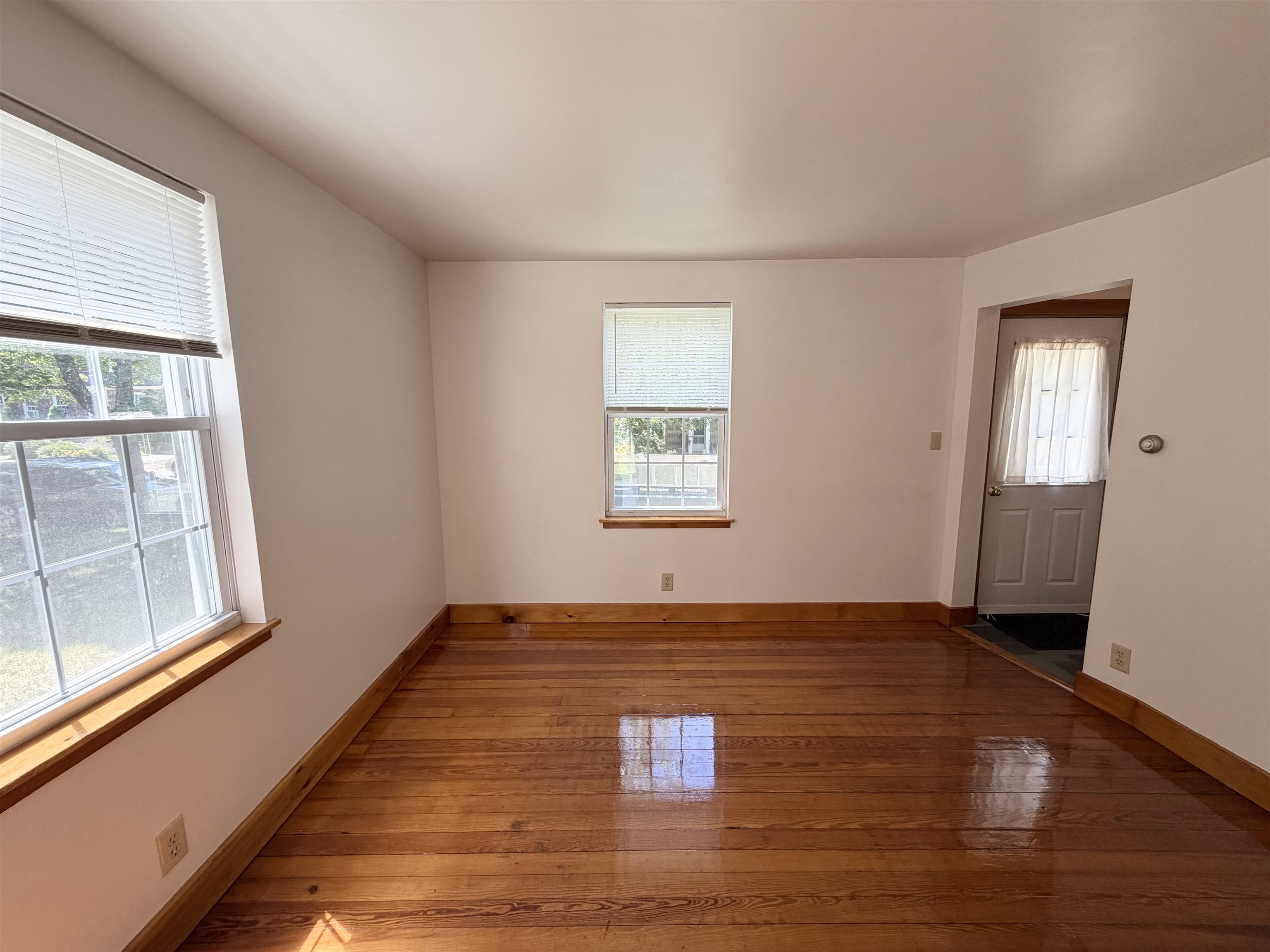 648 Kearsarge Way Property Photo 5