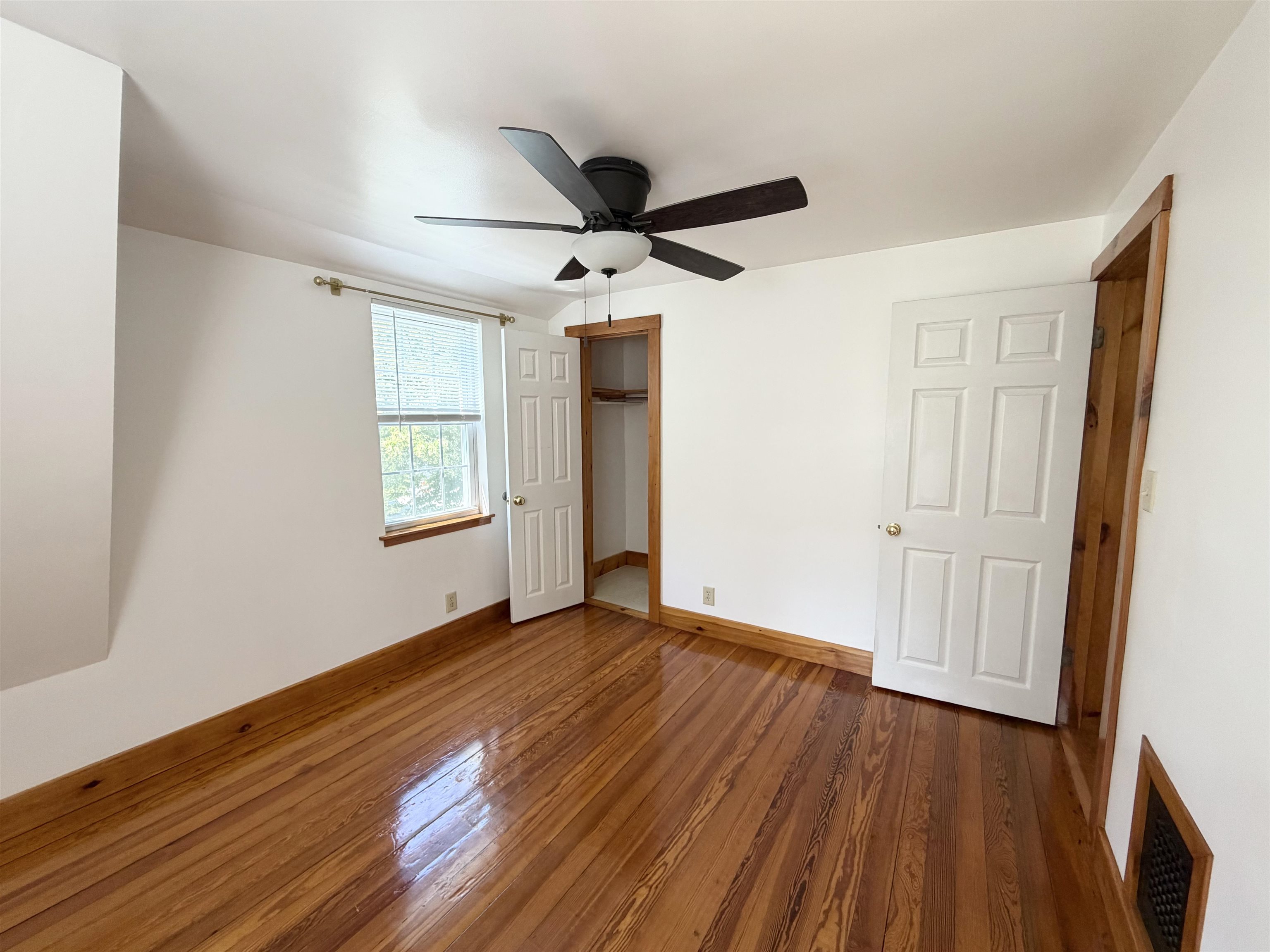 648 Kearsarge Way Property Photo 8