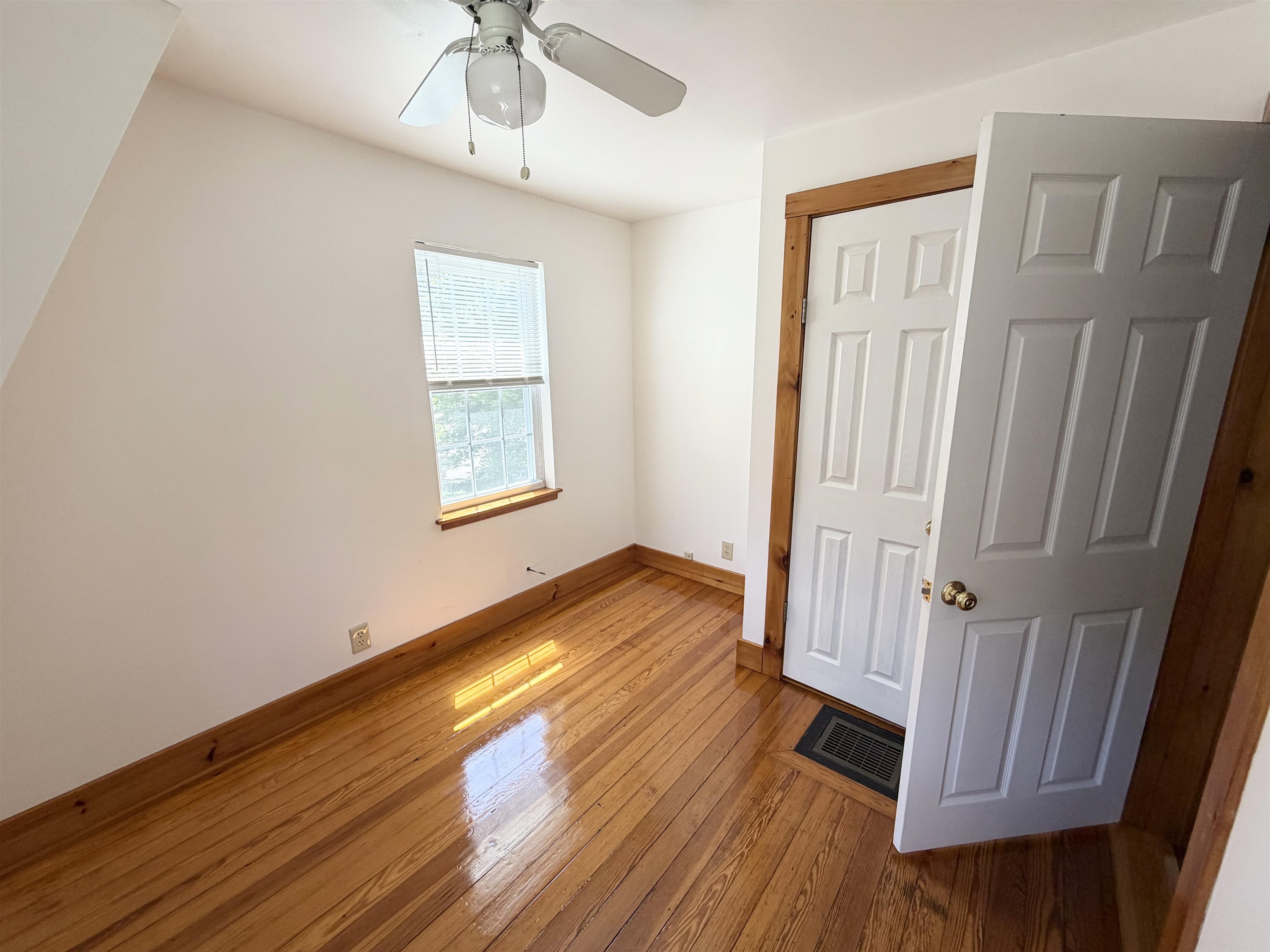 648 Kearsarge Way Property Photo 12