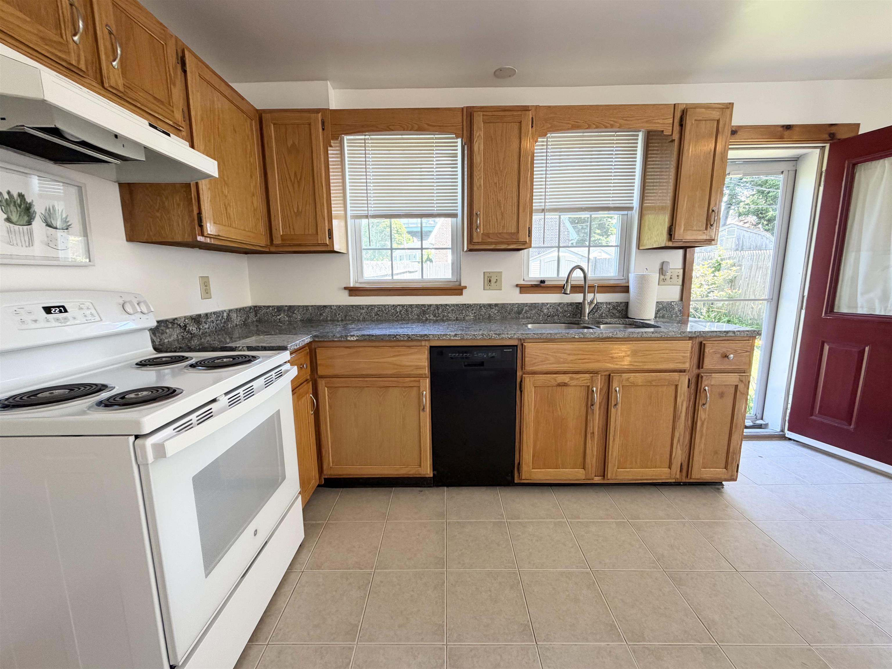 648 Kearsarge Way Property Photo 18