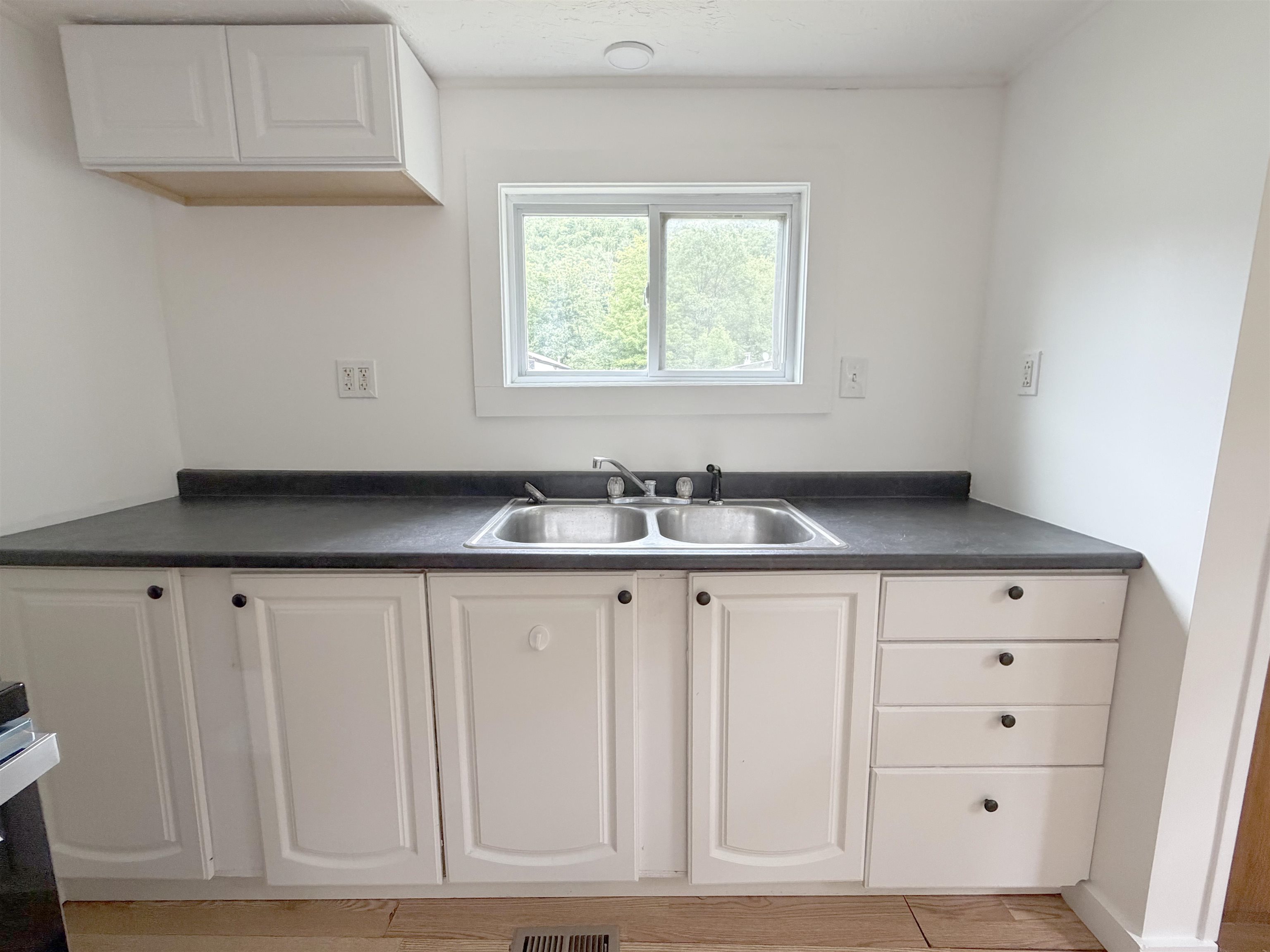 22 Valley Road Property Photo 8