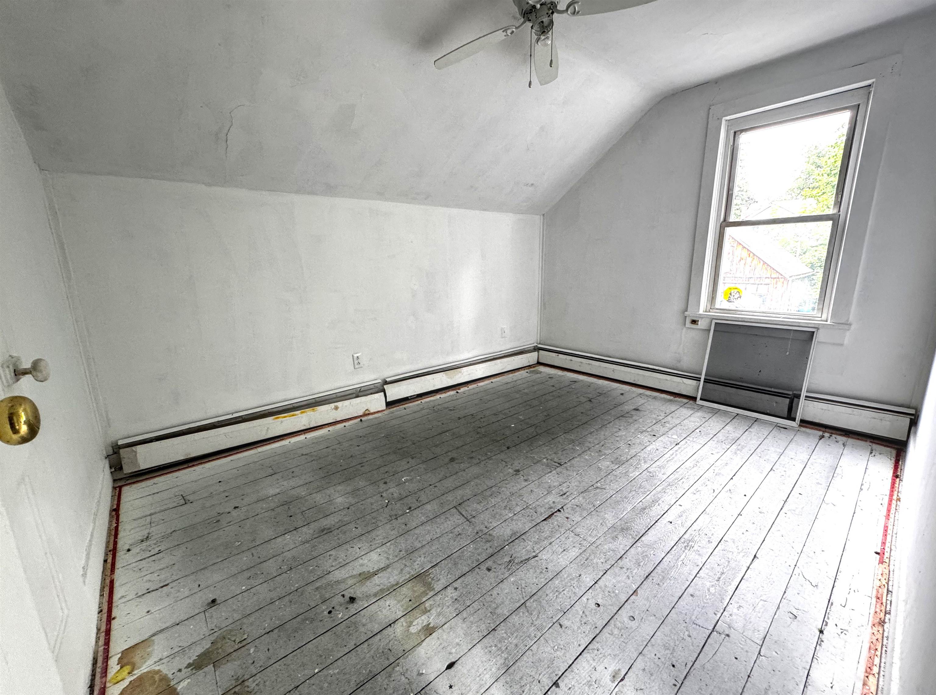 127 Dewey Street Property Photo 37