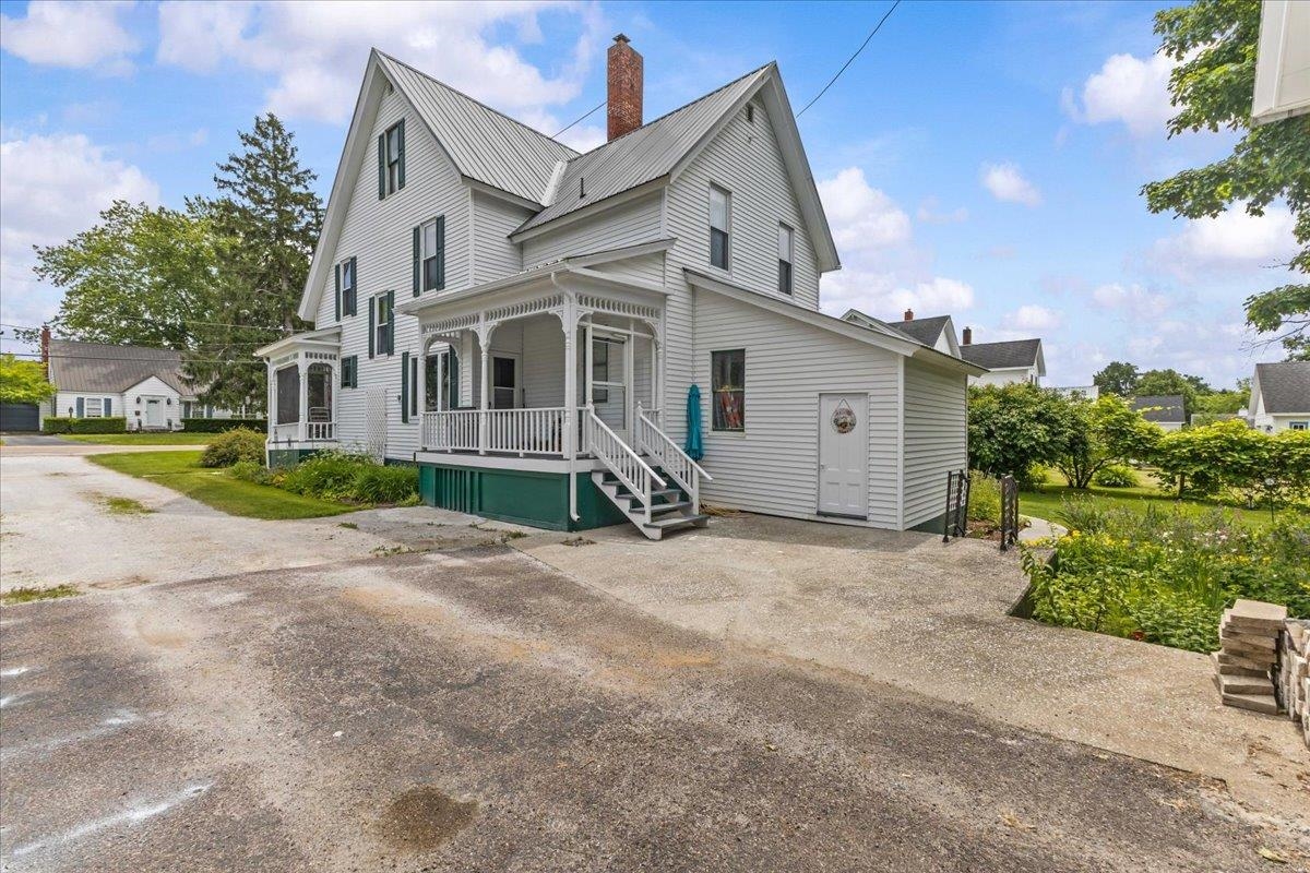23 Spring Street Property Photo 4