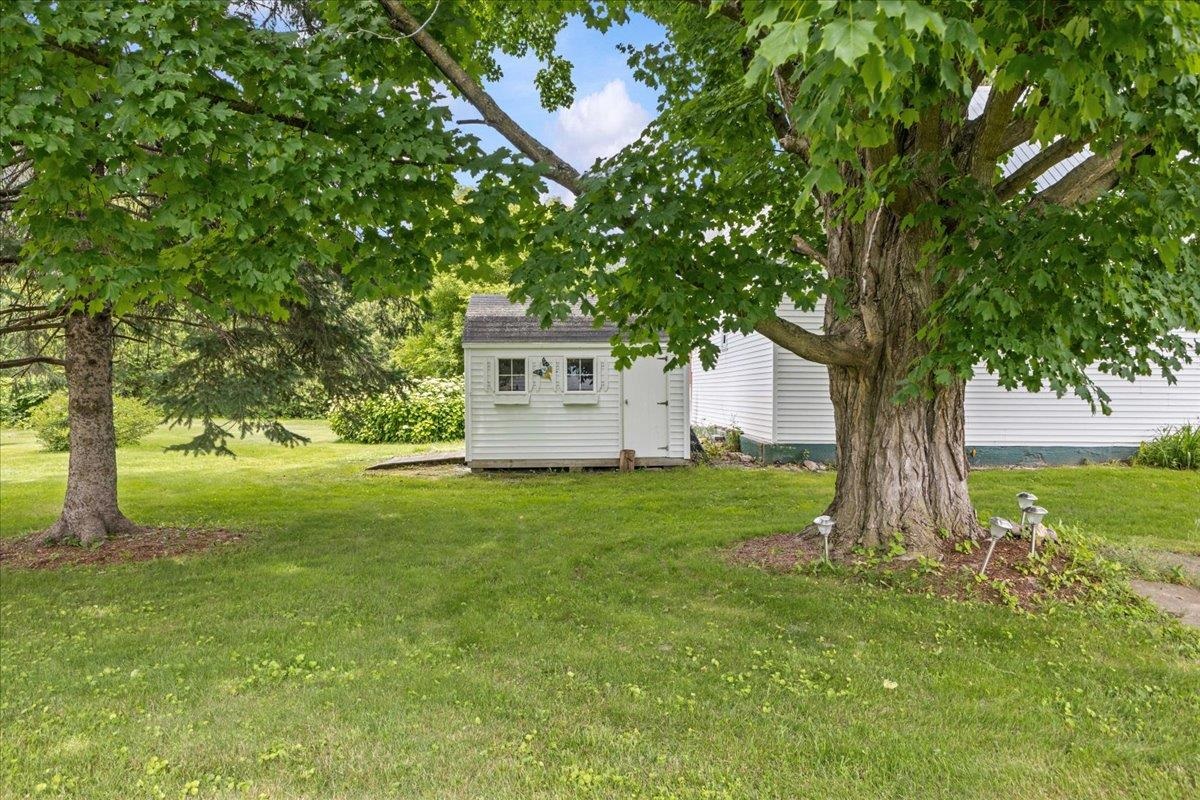 23 Spring Street Property Photo 6