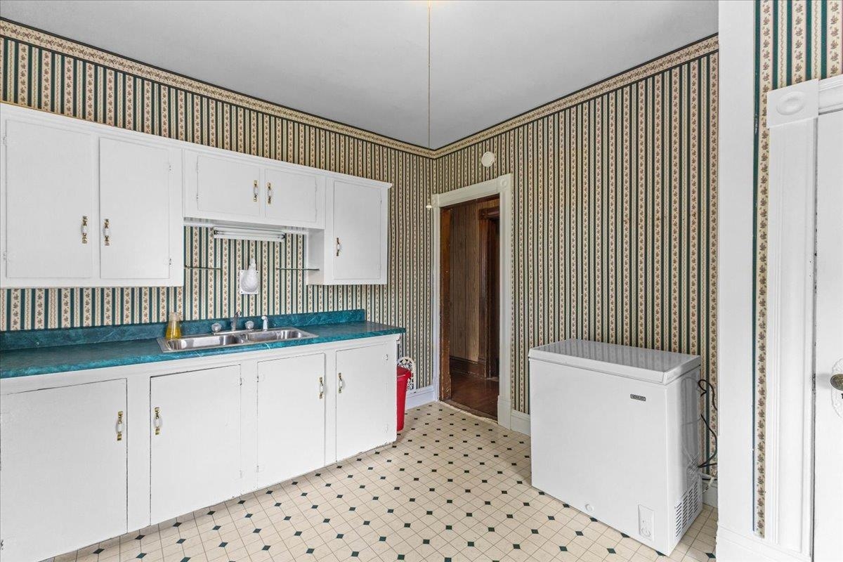 23 Spring Street Property Photo 26