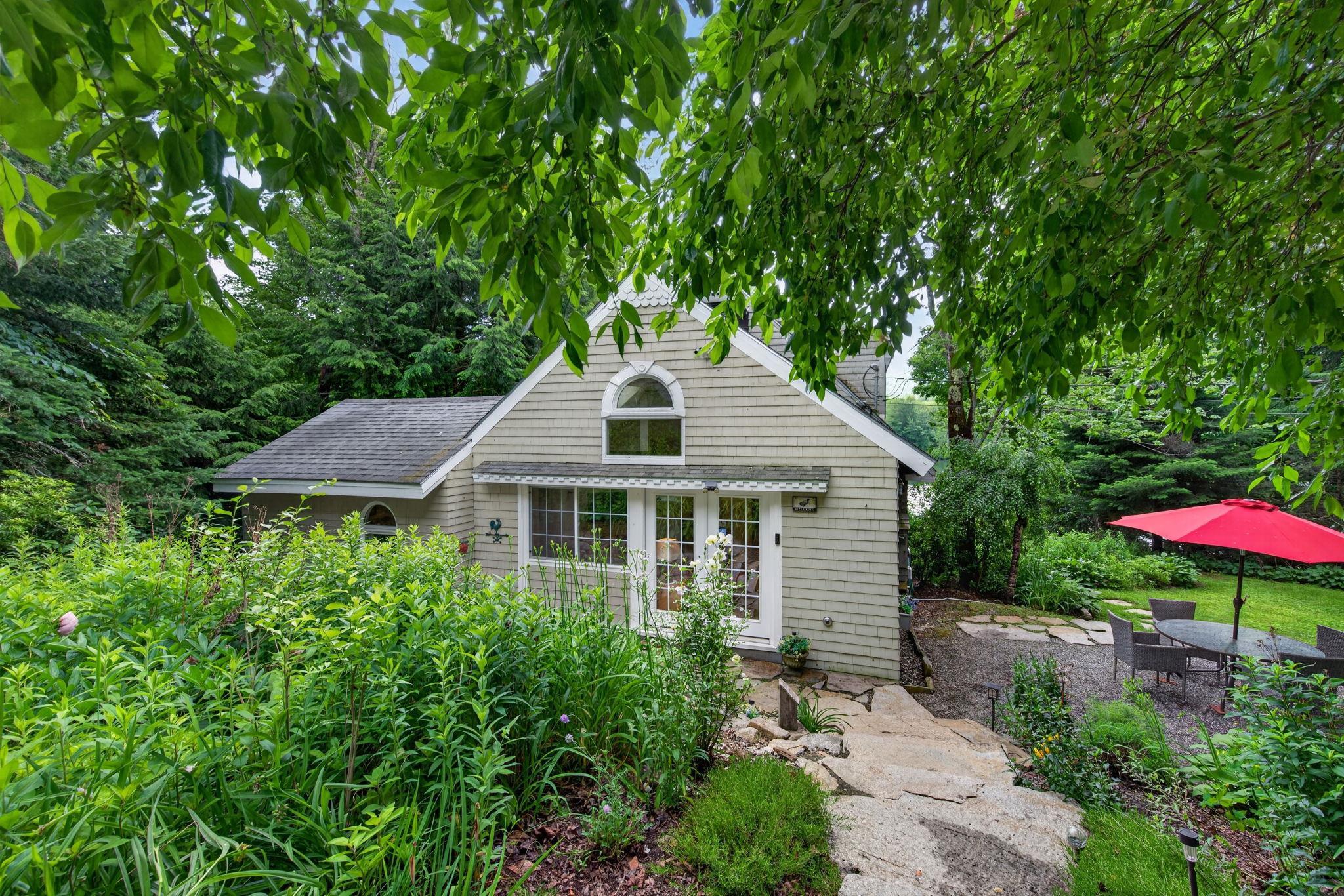 4 Clauss Lane Property Photo 1