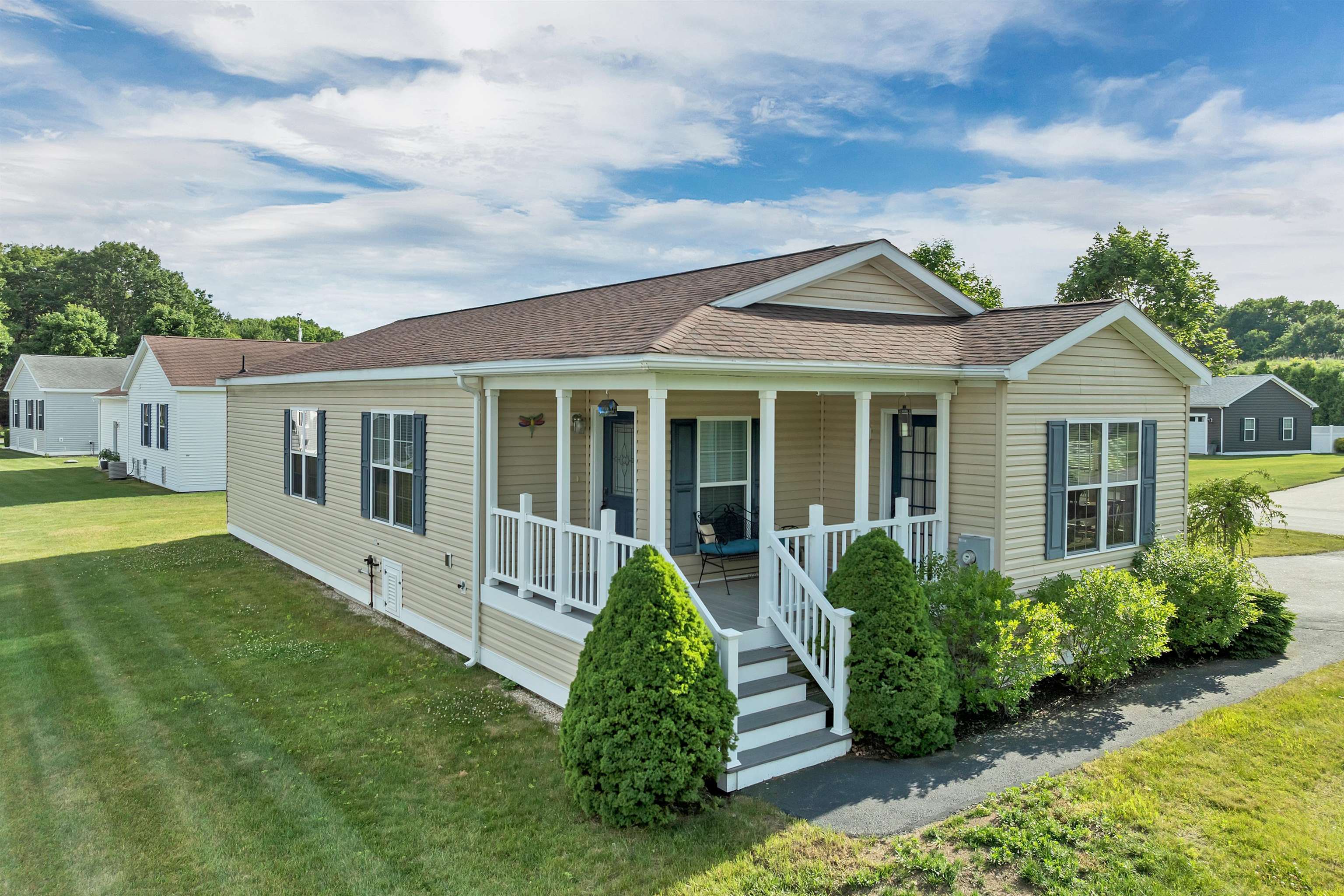 2 Goldenrod Way Property Photo 1