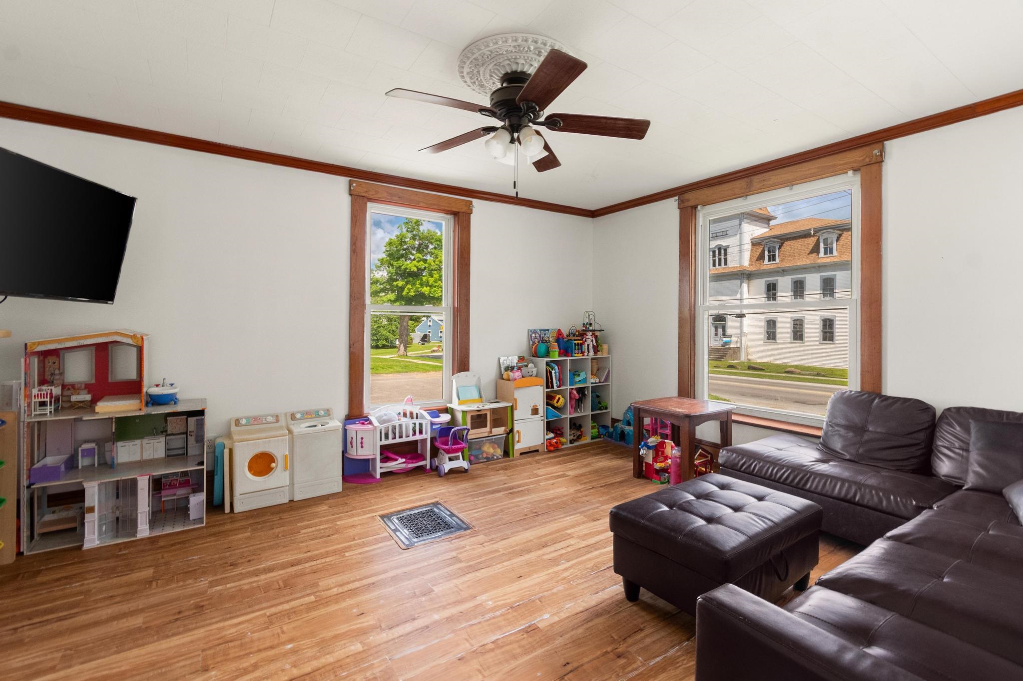 583 Main Street Property Photo 17