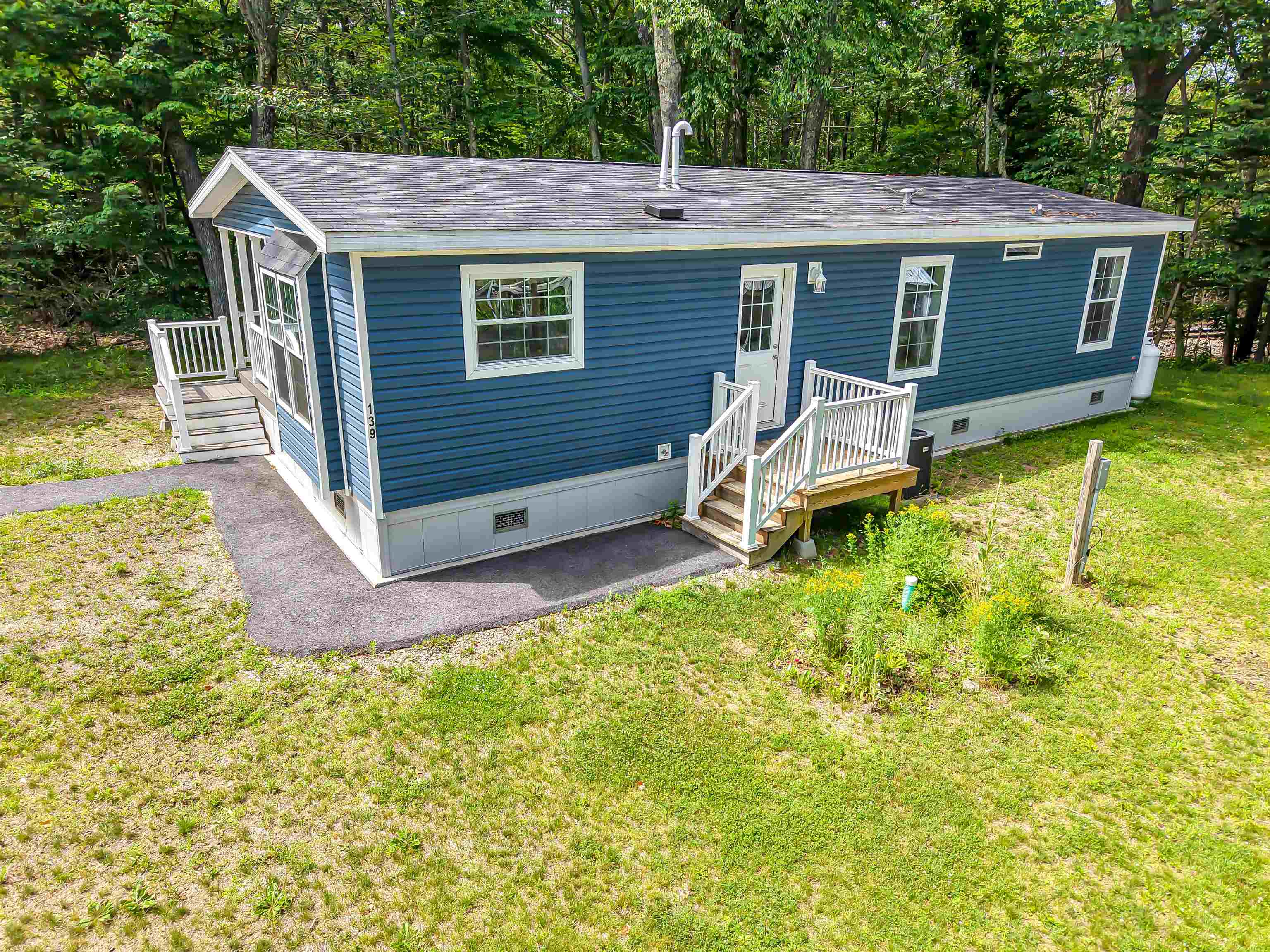 139 Robinhood Drive Property Photo 4