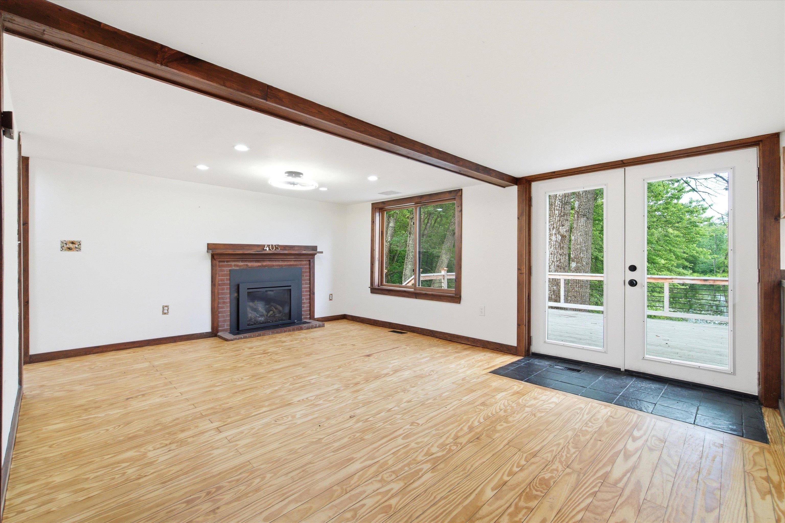 405 Bay Road Property Photo 11