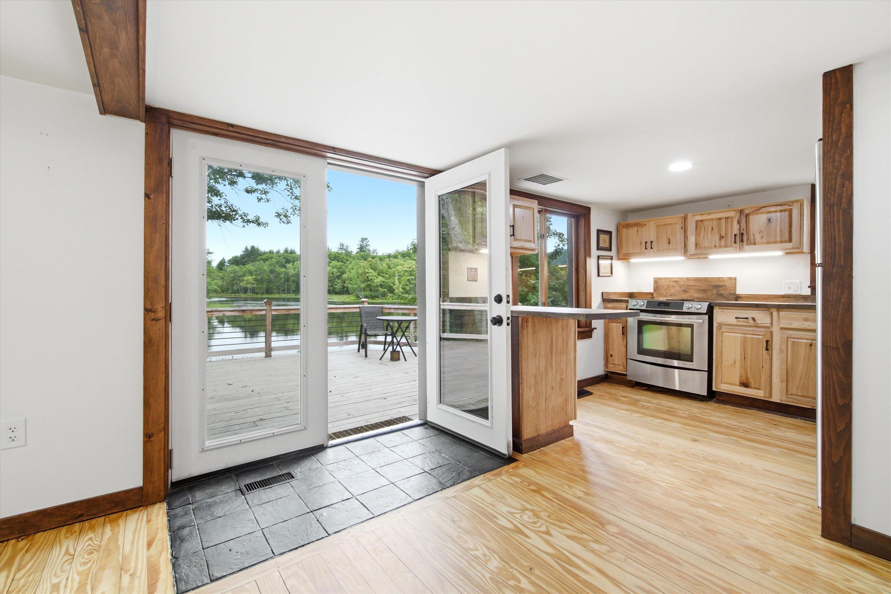 405 Bay Road Property Photo 12