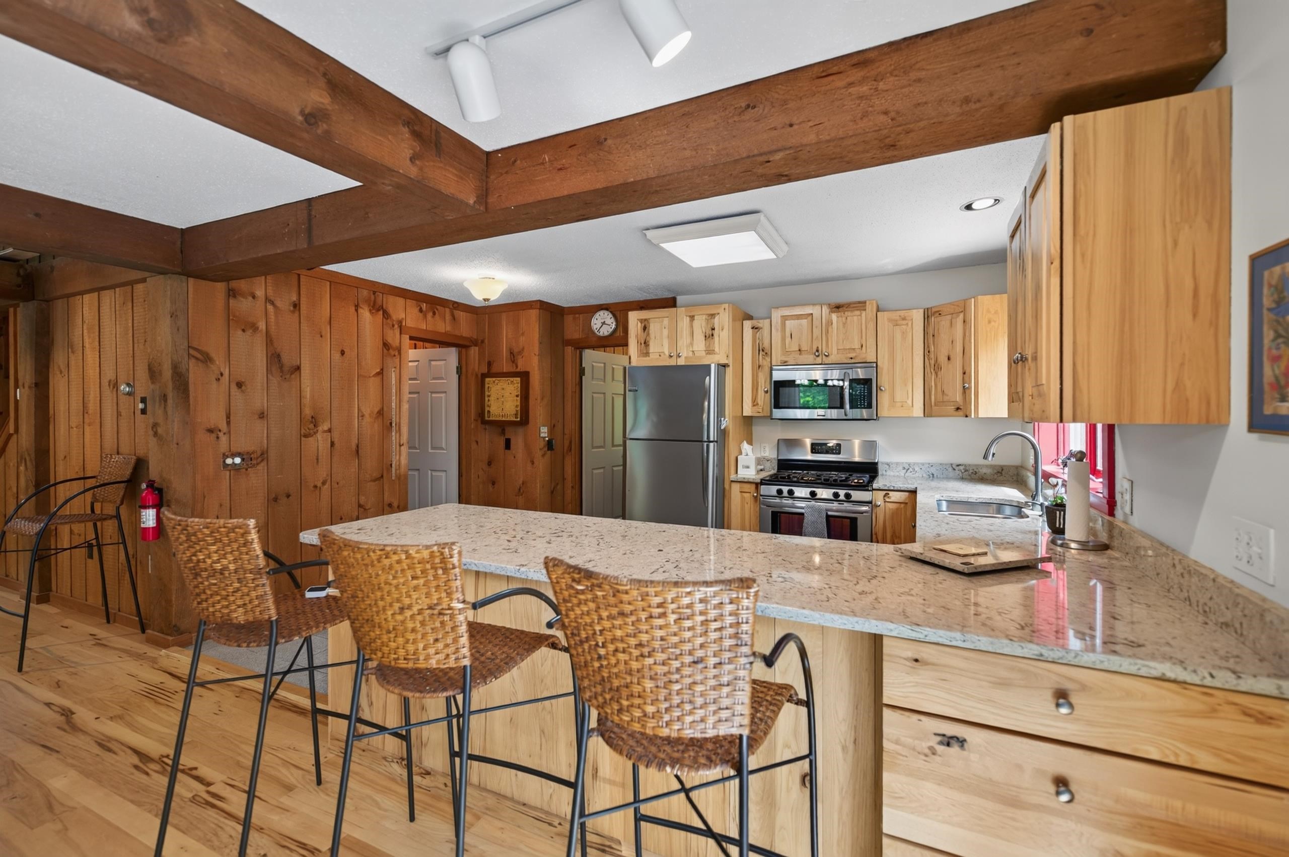 7 Tapping Tree Lane Property Photo 7
