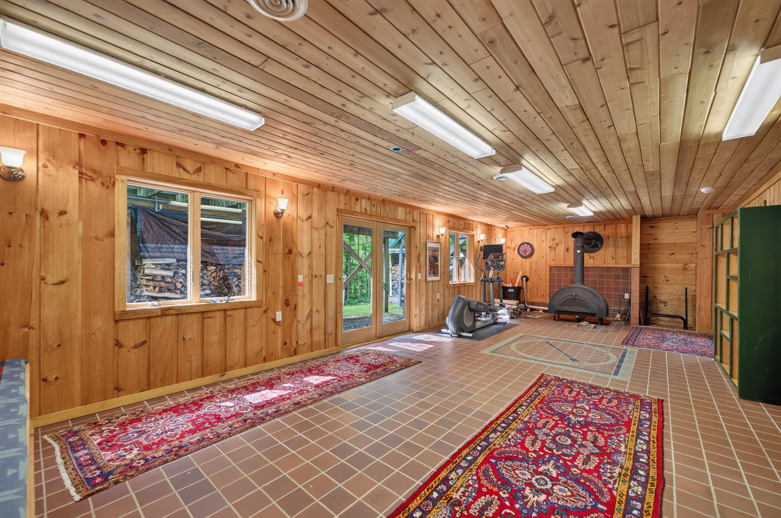 7 Tapping Tree Lane Property Photo 17