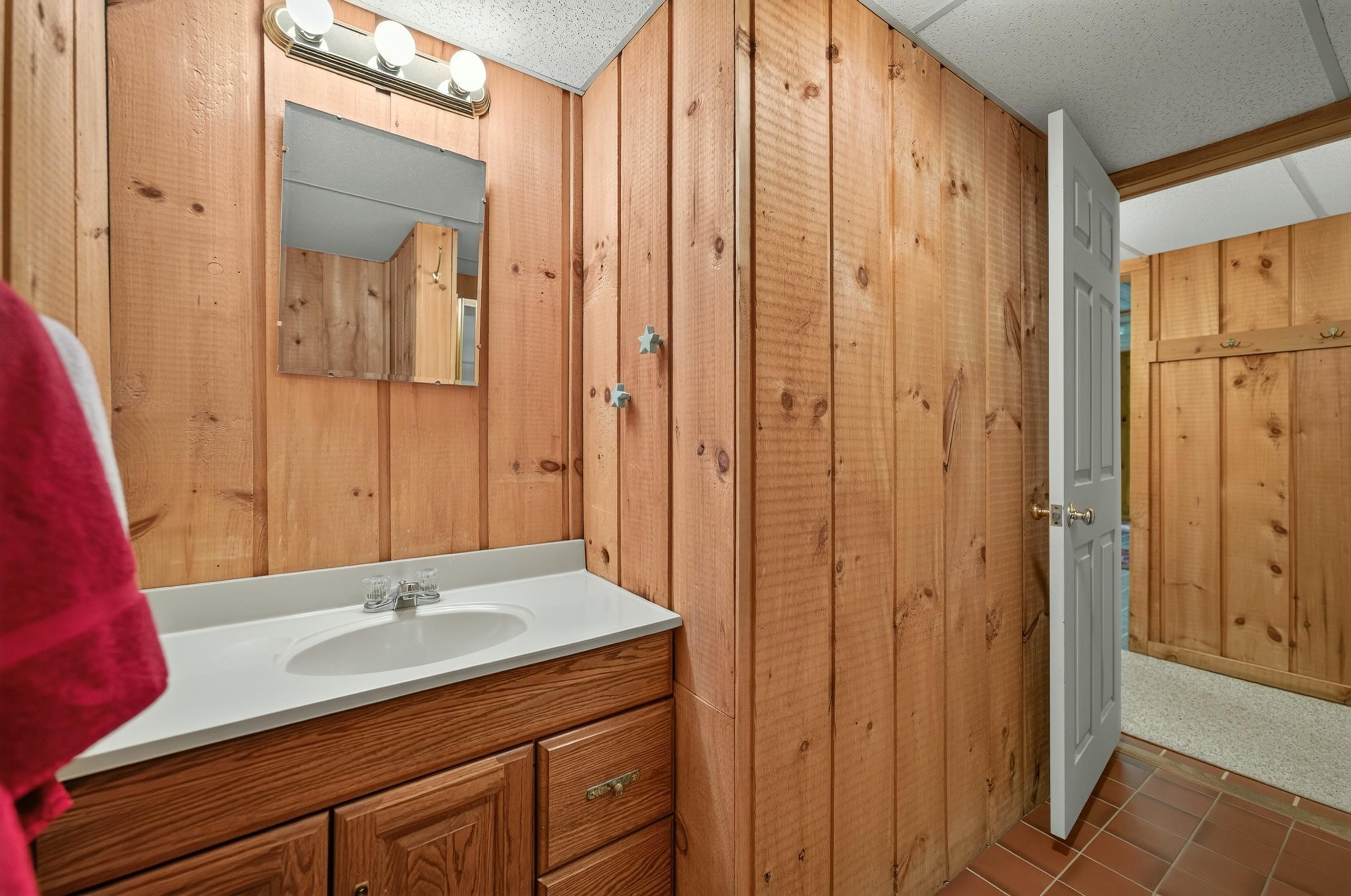7 Tapping Tree Lane Property Photo 21