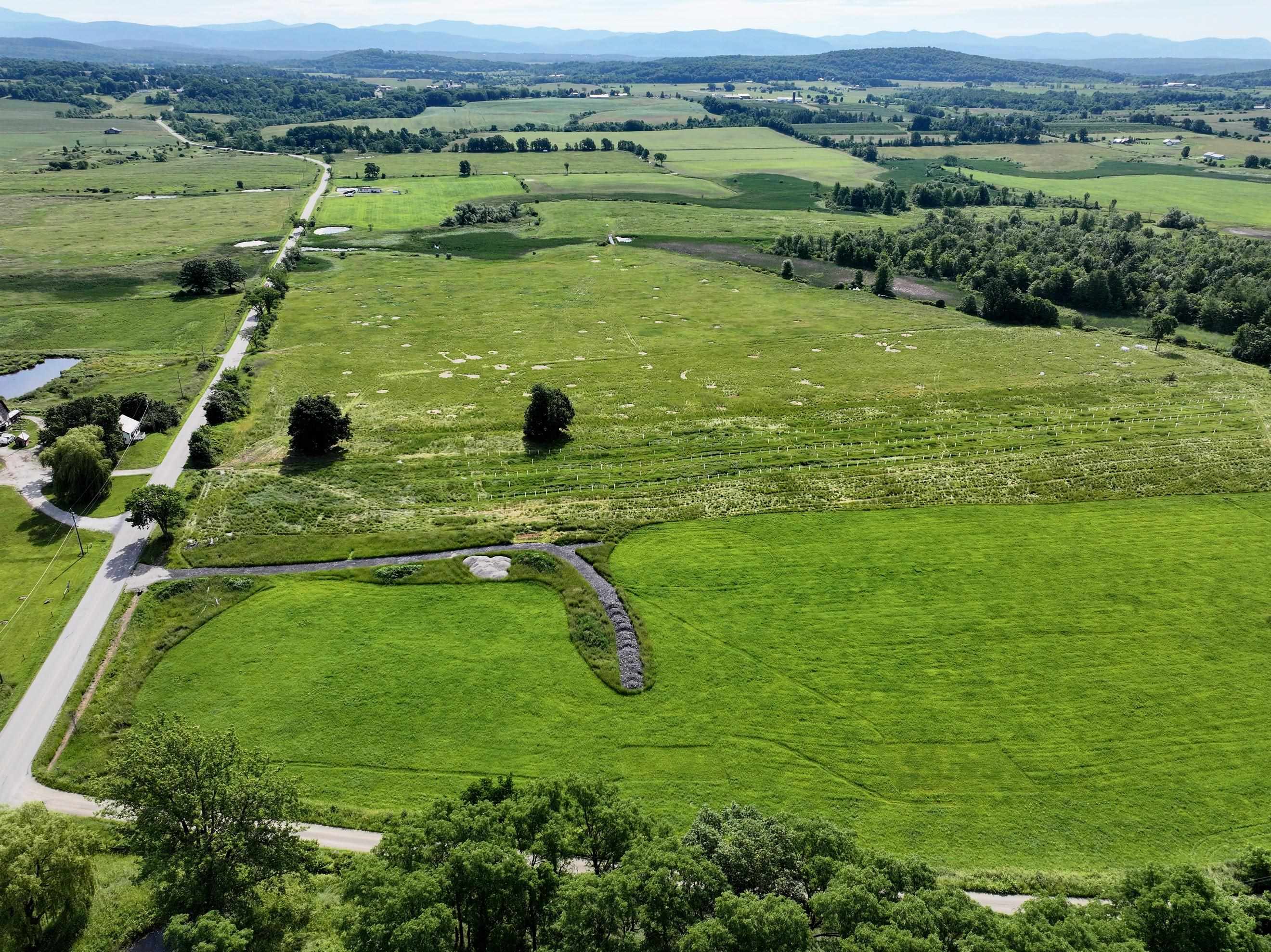 1497 Middle Road Property Photo 1