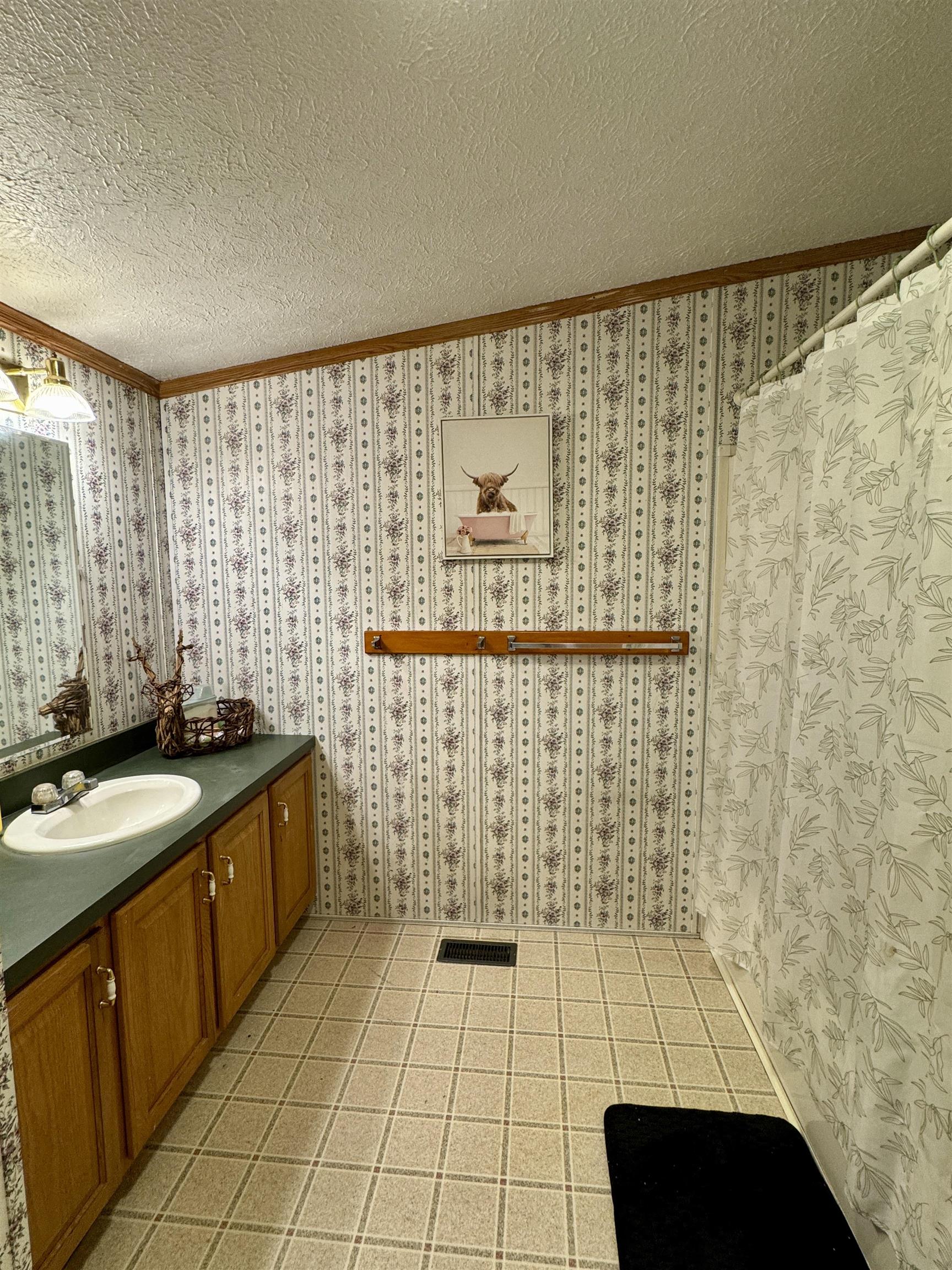 2276 Gore Road Property Photo 16