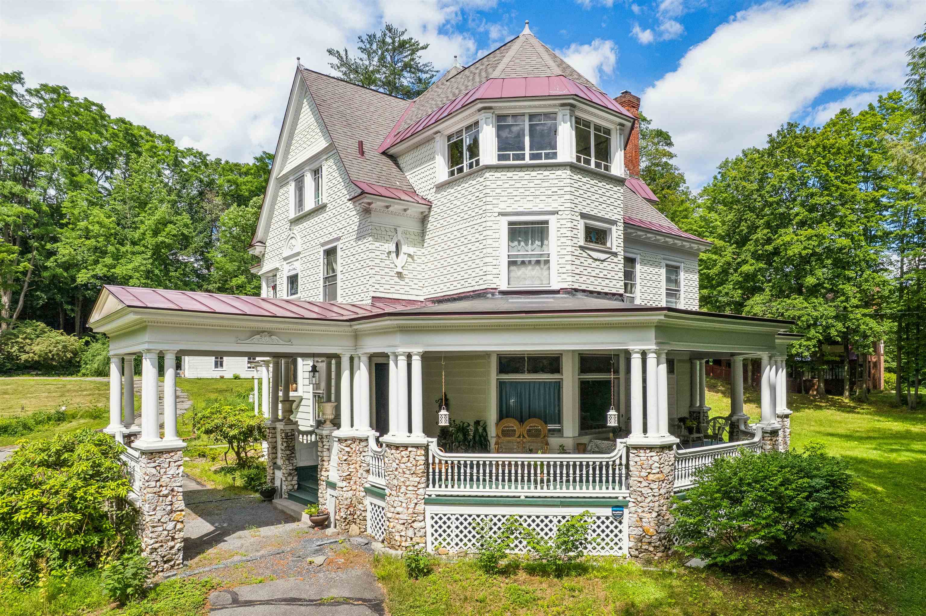 88 Summer Street Property Photo 2