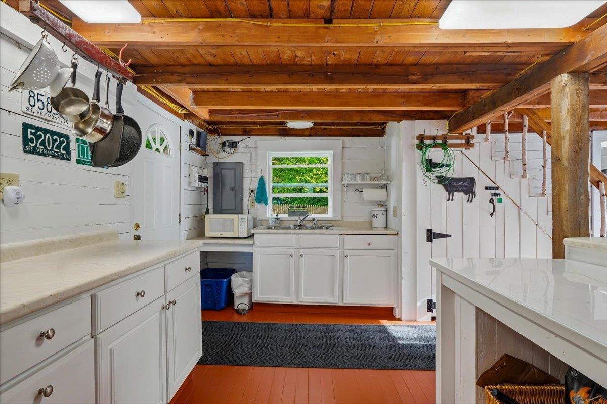 3302 Pond Road Property Photo 6