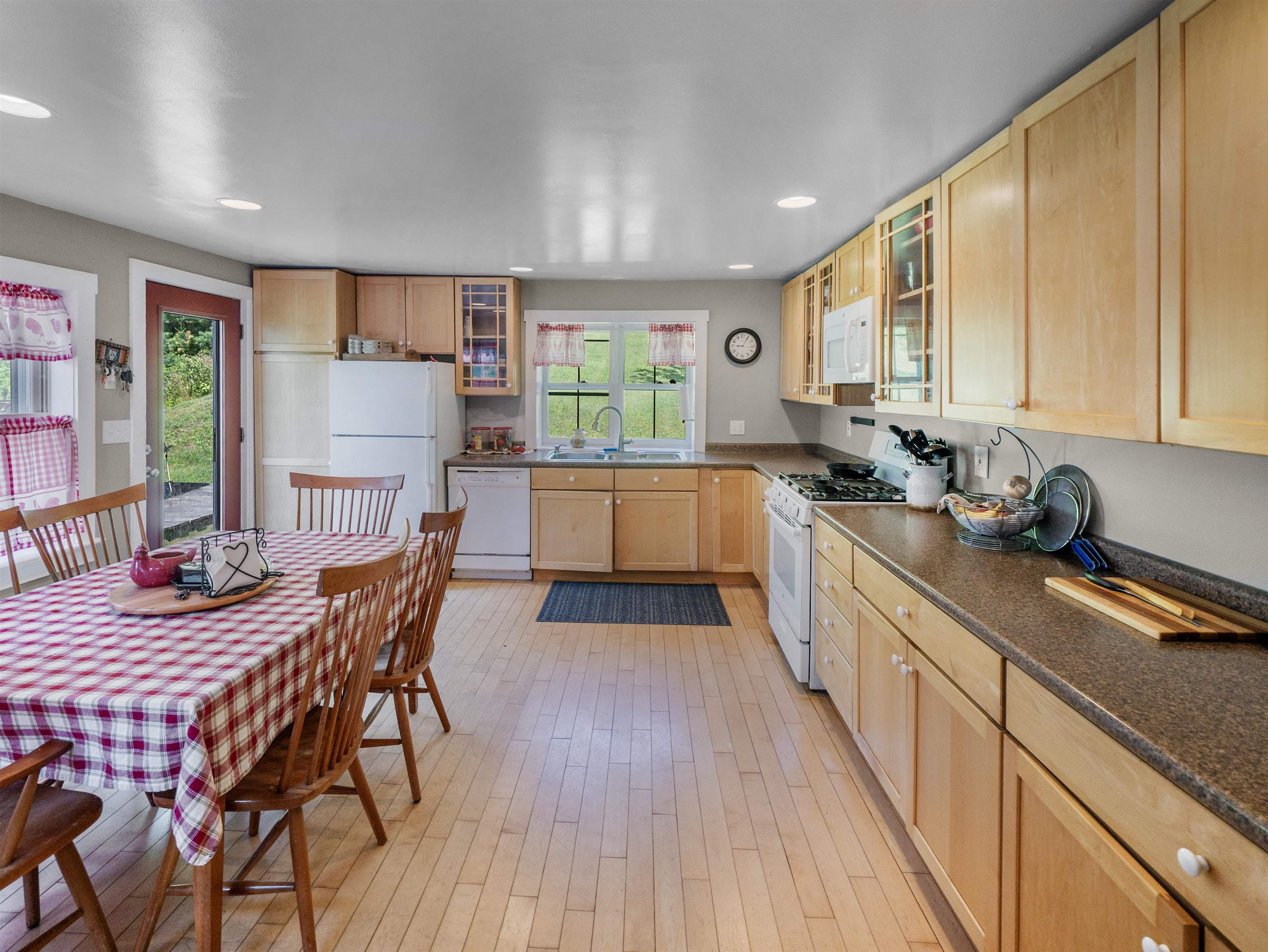 1326 Curtis Hollow Road Property Photo 8