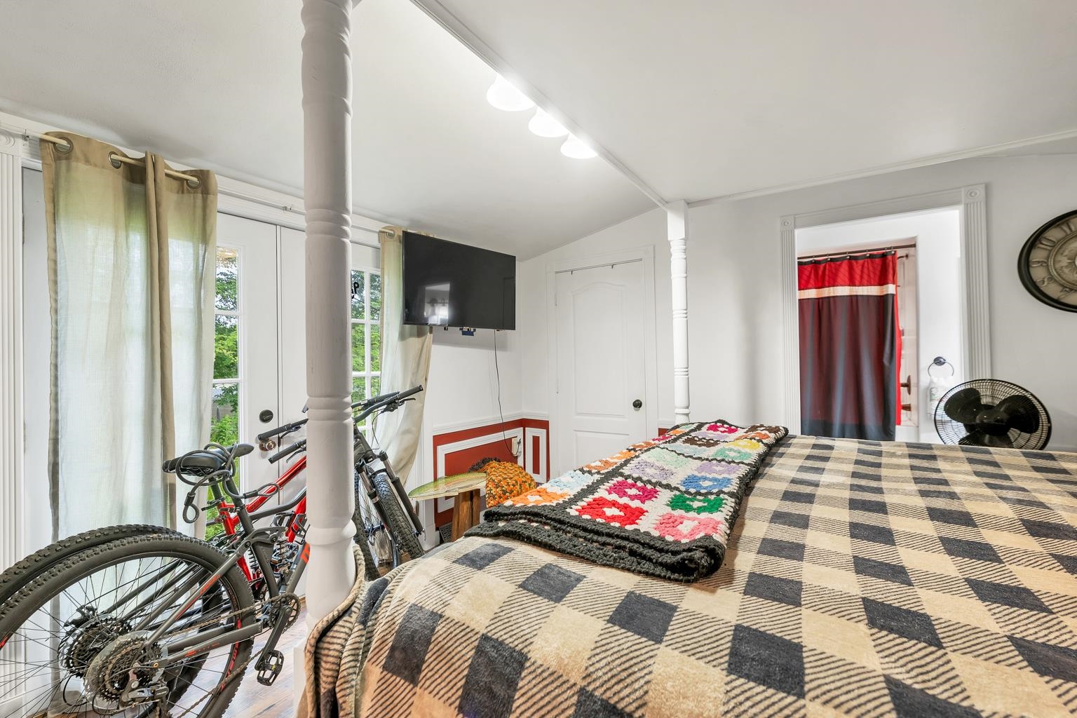 20 True Road Property Photo 18