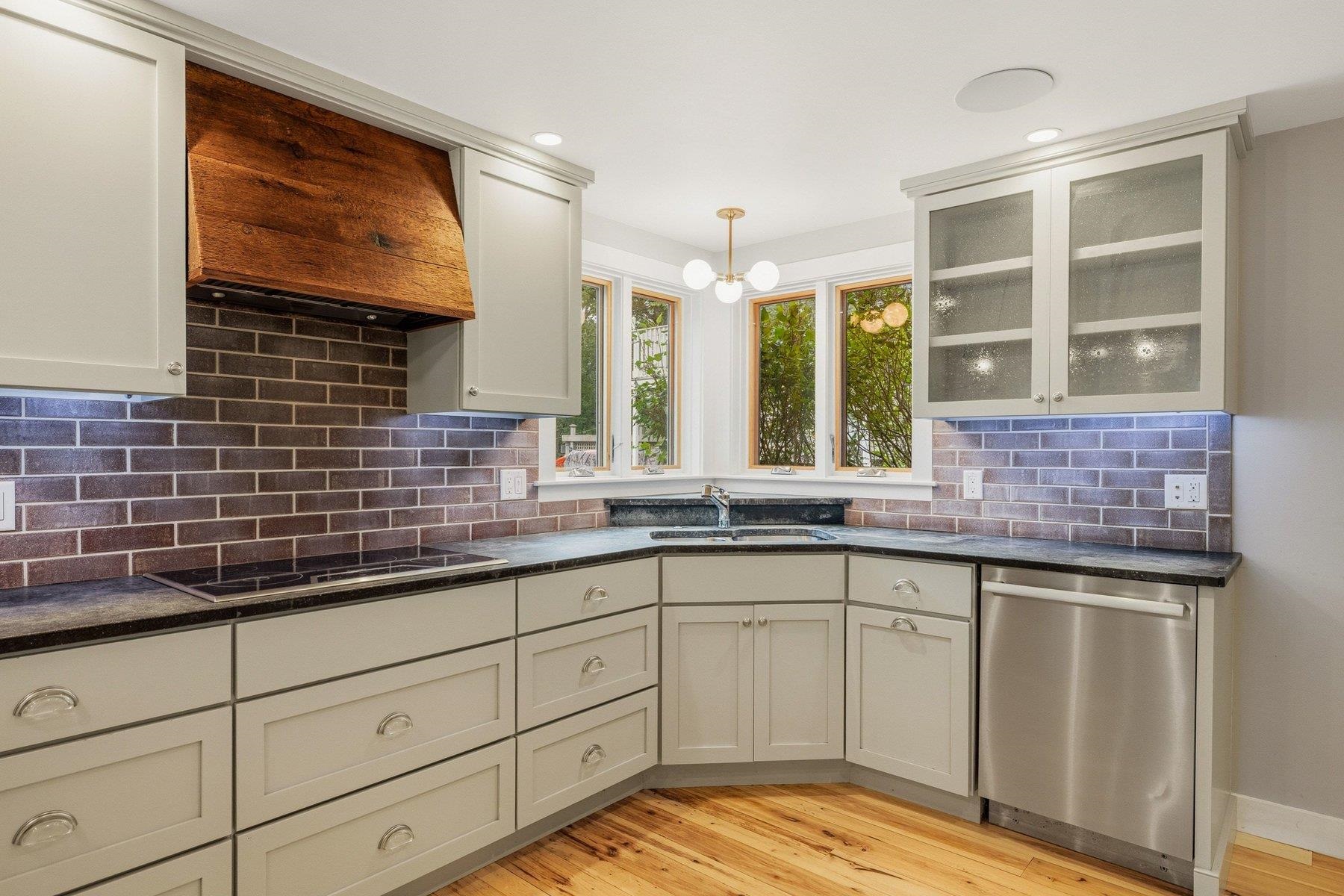 34 River Street Property Photo 18