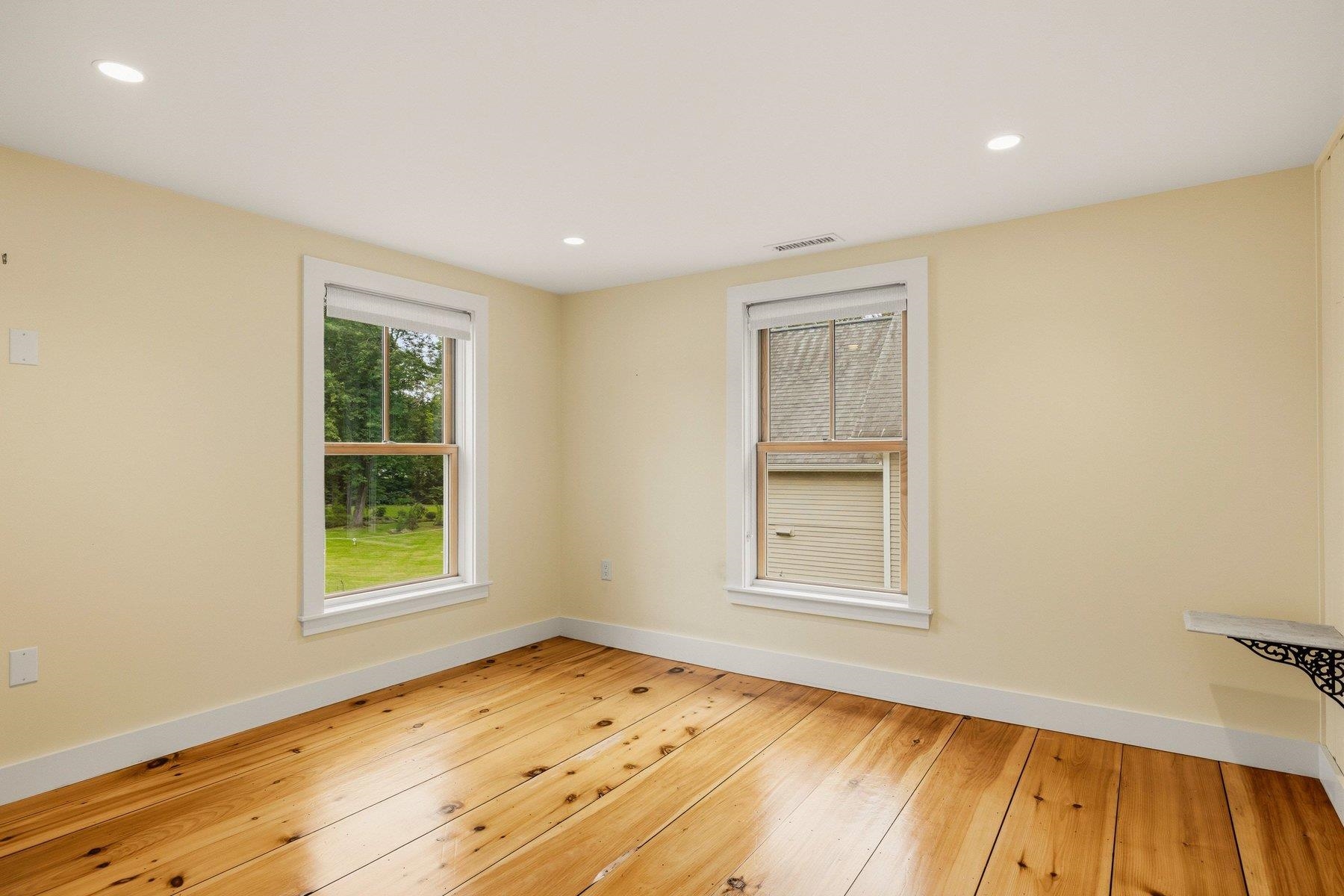 34 River Street Property Photo 37