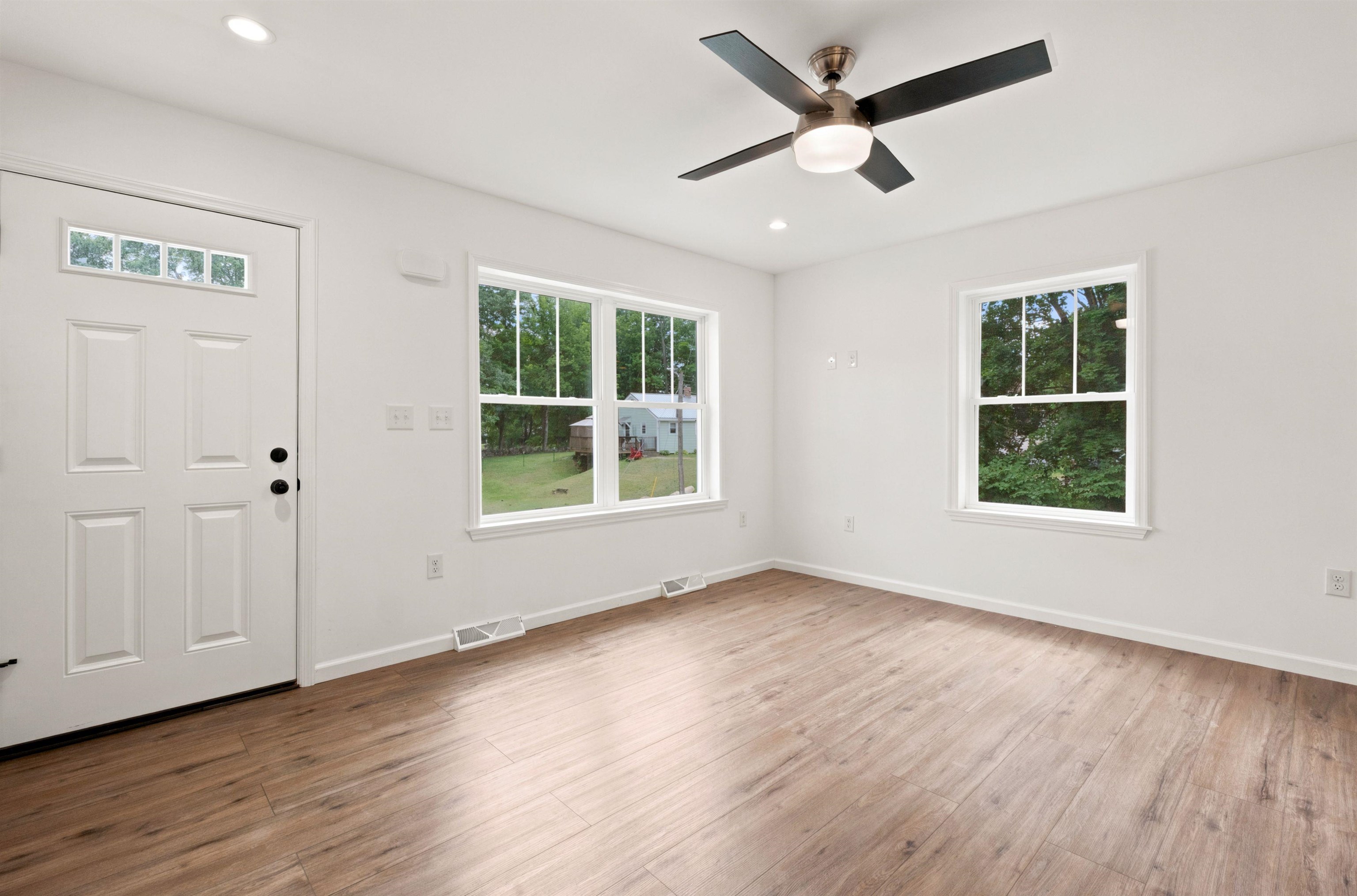 28 Cottage Place Property Photo 12